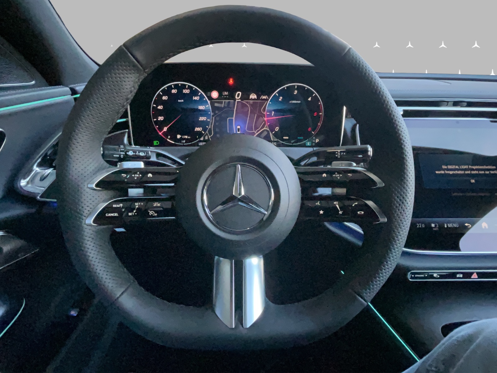 MERCEDES-BENZ E 220 d T 4Matic 9G-Tronic-image-11