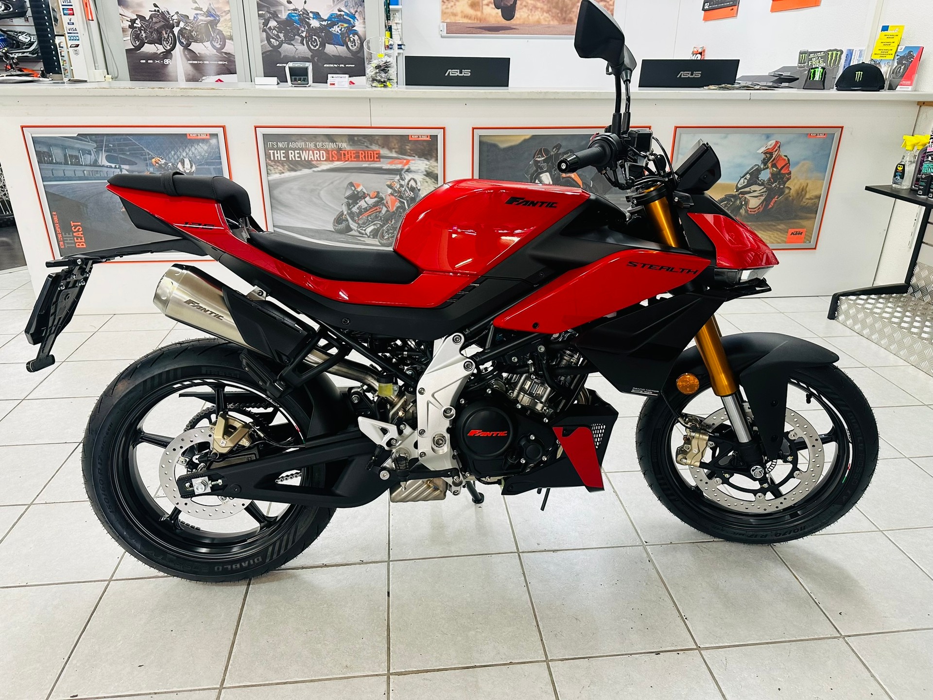 FANTIC STEALTH 125-showroom-element-1