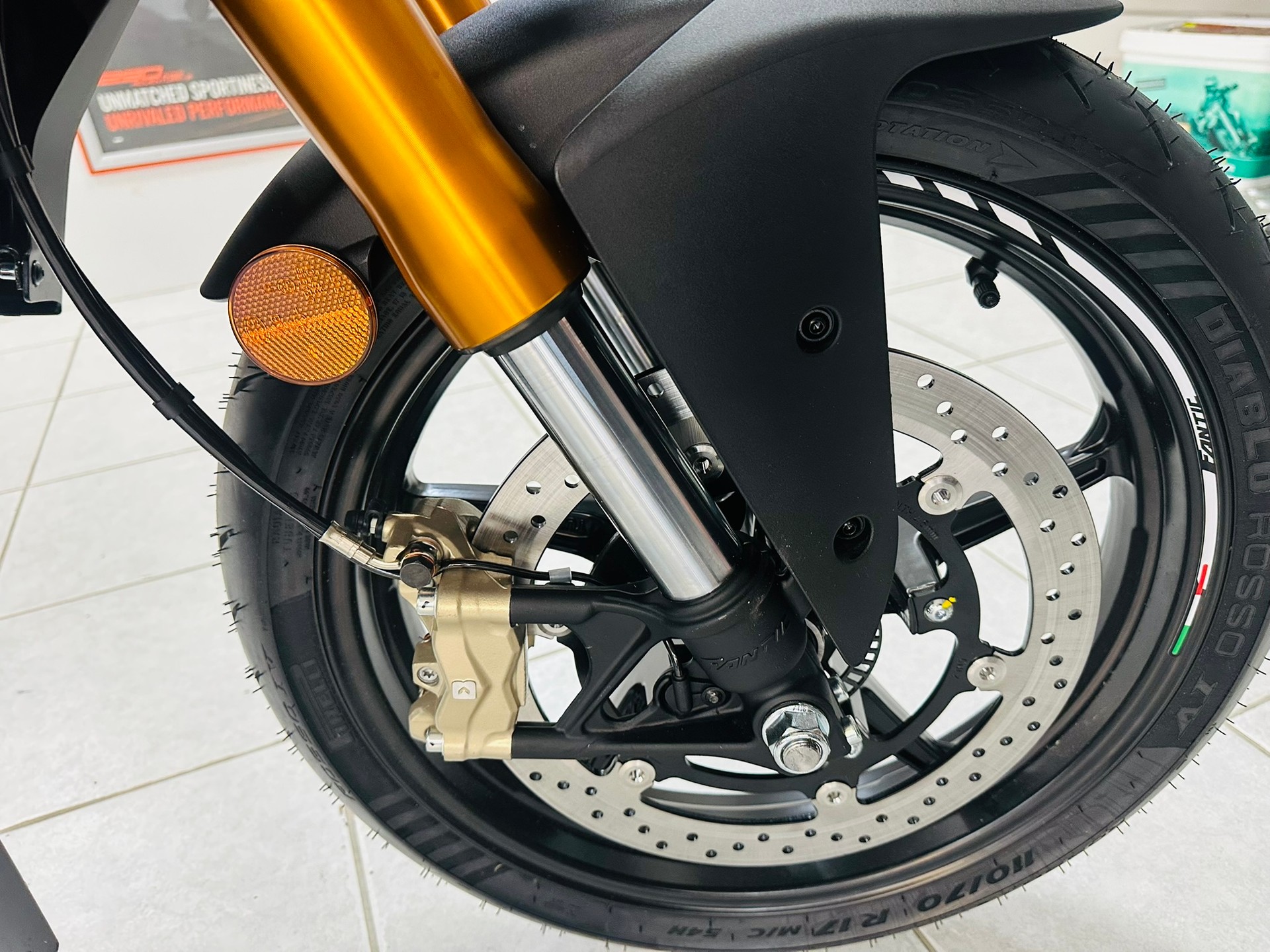 FANTIC STEALTH 125-showroom-element-3