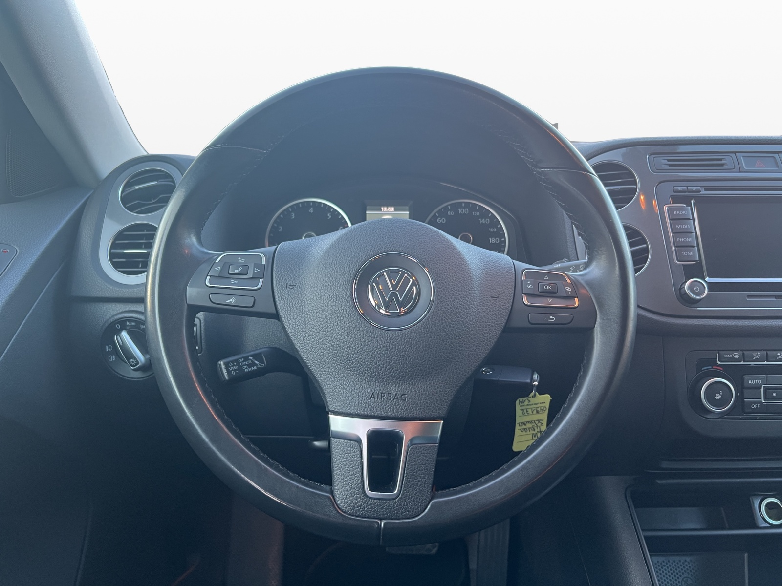 VW Tiguan 2.0 TSI Sport&Style 4Motion DSG-image-10