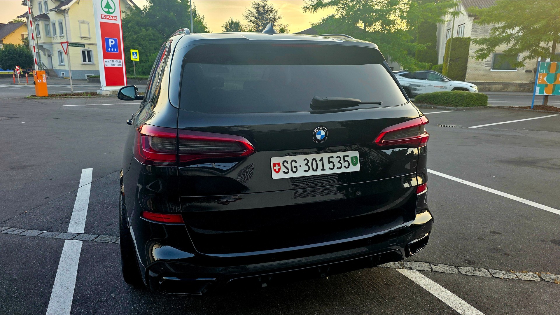 BMW X5 xDrive 30d M-Sportpaket-image-9