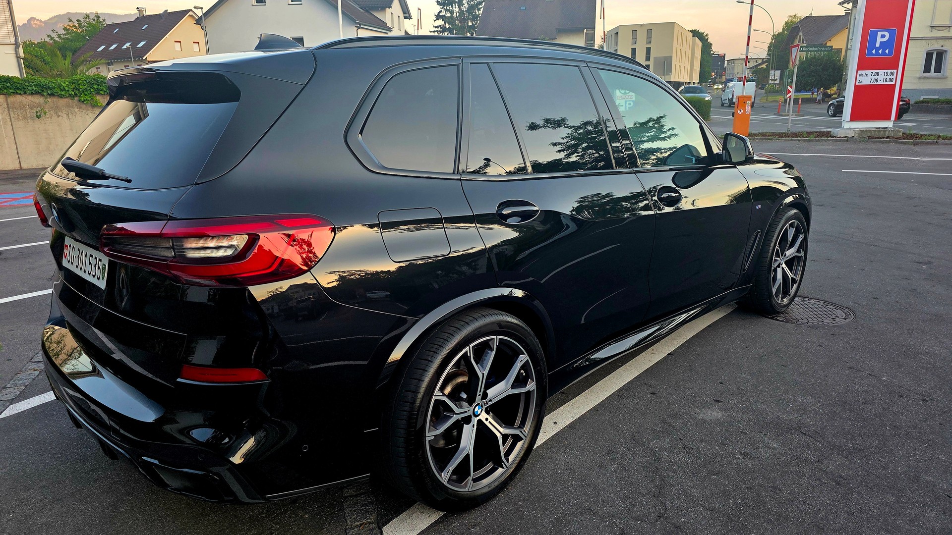 BMW X5 xDrive 30d M-Sportpaket-image-2