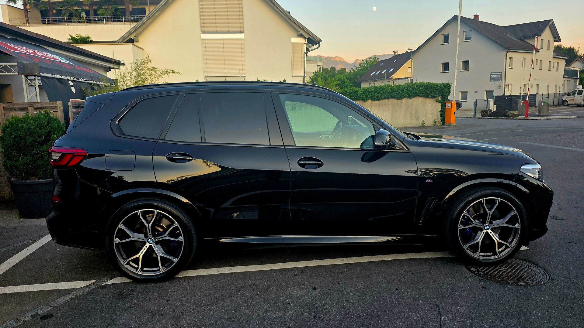 BMW X5 xDrive 30d M-Sportpaket-image-10
