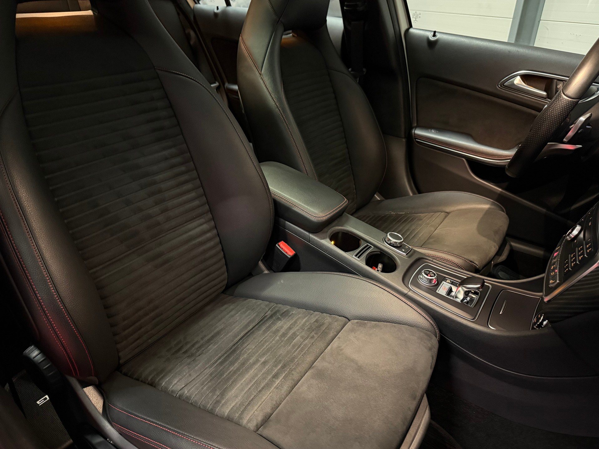 MERCEDES-BENZ A 45 AMG 4m-image-9