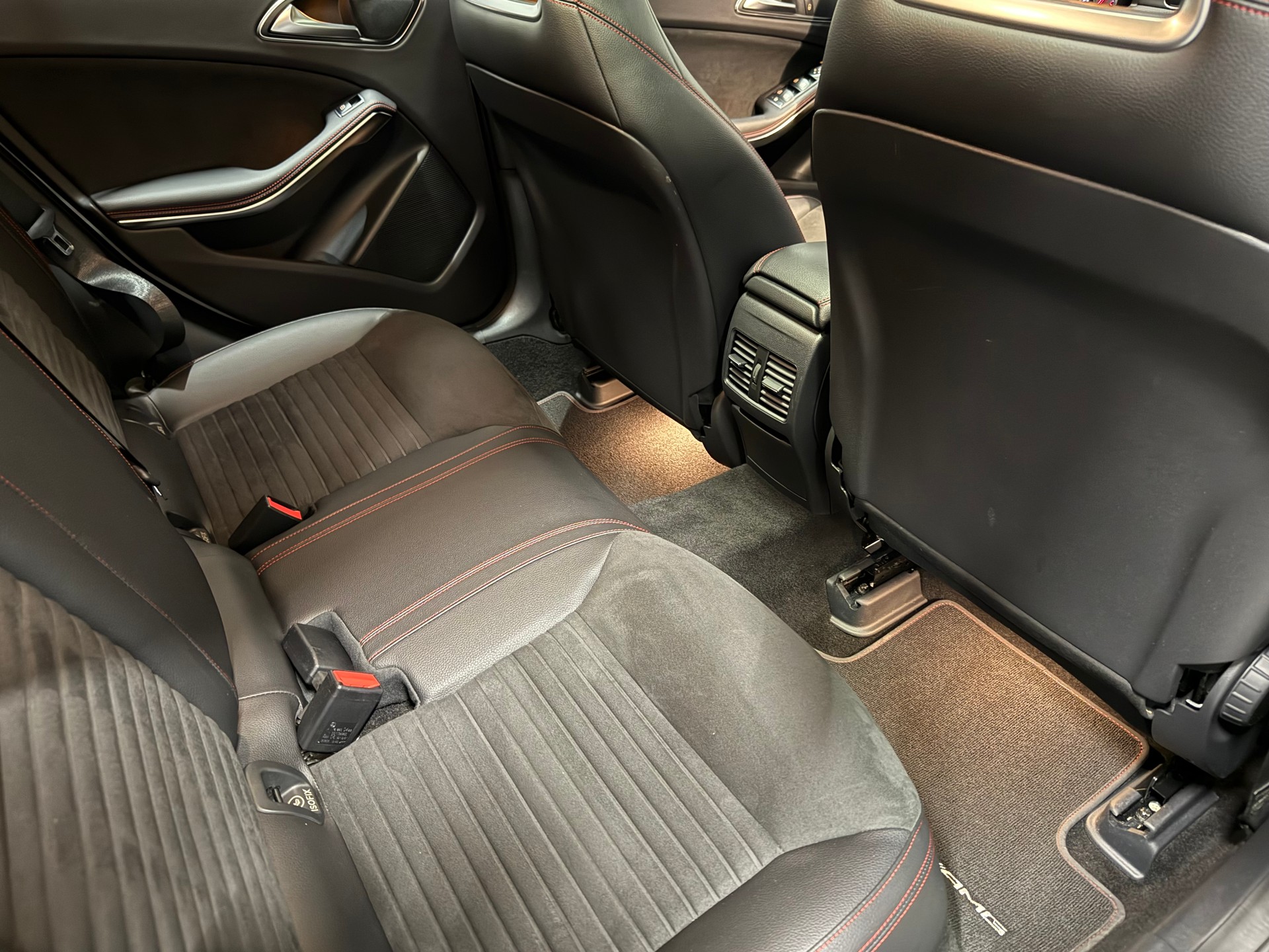 MERCEDES-BENZ A 45 AMG 4m-image-10