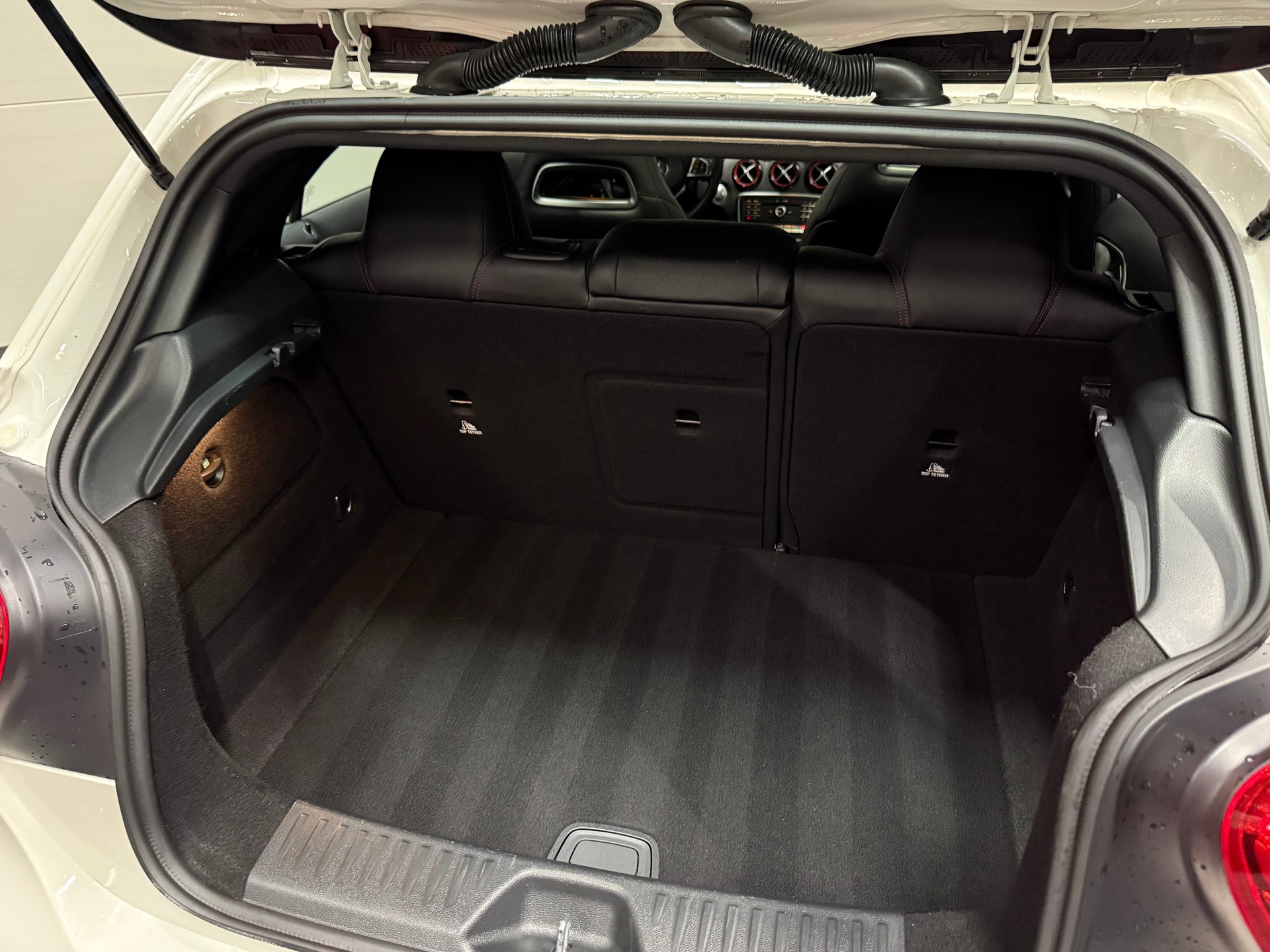 MERCEDES-BENZ A 45 AMG 4m-image-11