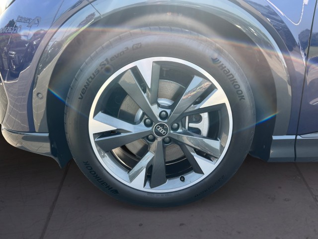 AUDI Q4 e-tron 45 Attraction quattro-image-8