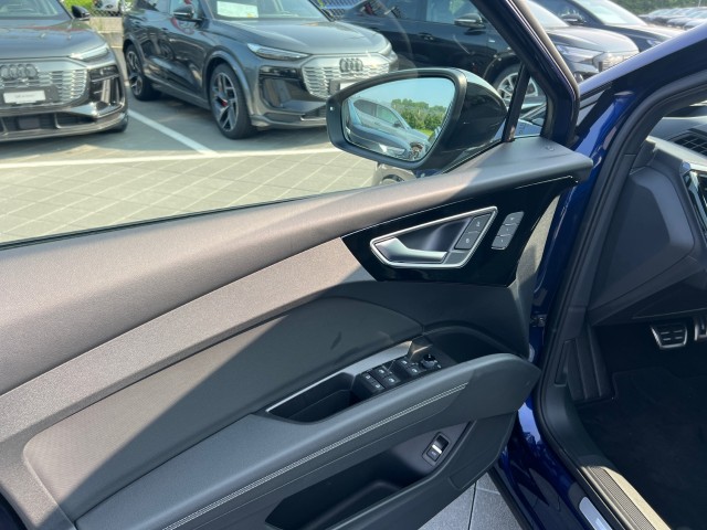 AUDI Q4 e-tron 45 Attraction quattro-image-10