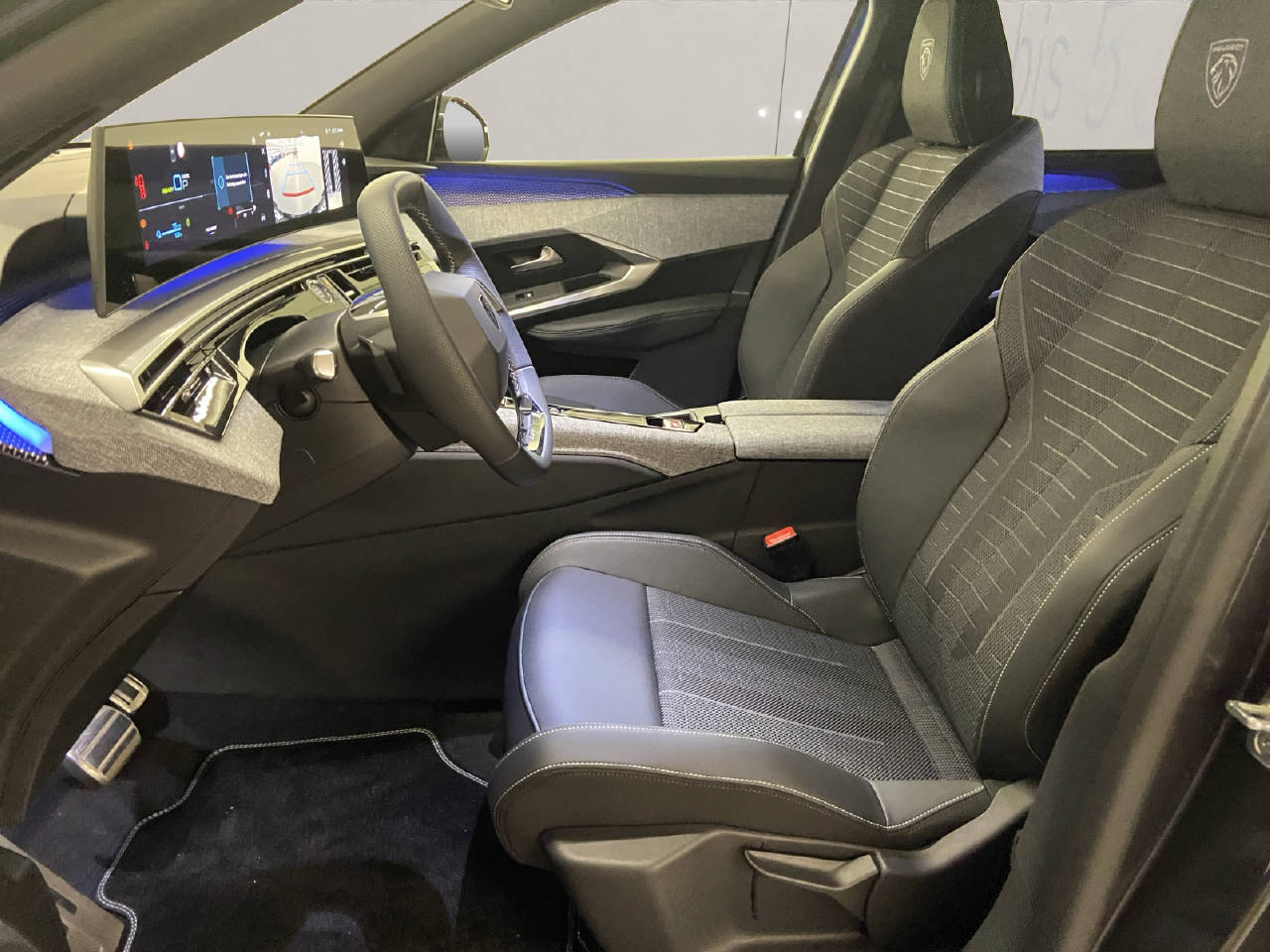PEUGEOT 5008 1.6 PHEV GT-image-4