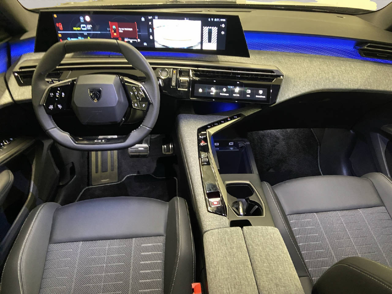 PEUGEOT 5008 1.6 PHEV GT-image-5