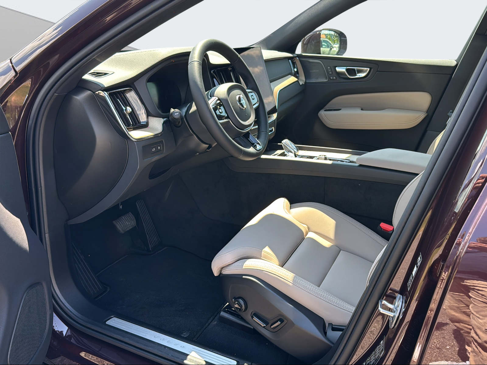 VOLVO XC60 2.0 T6 TE Ultra Bright eAWD-image-9