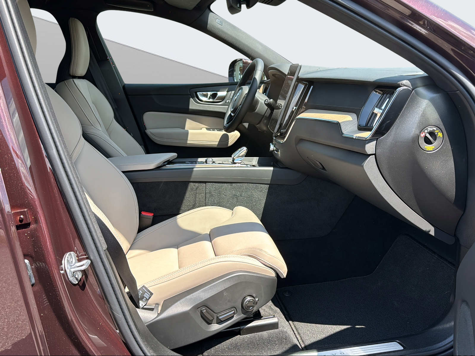 VOLVO XC60 2.0 T6 TE Ultra Bright eAWD-image-14