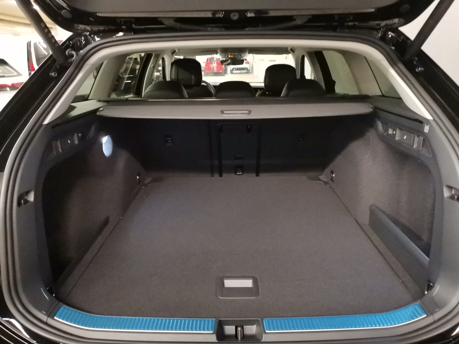 VW Passat Variant 2.0 TDI Elegance DSG-image-10