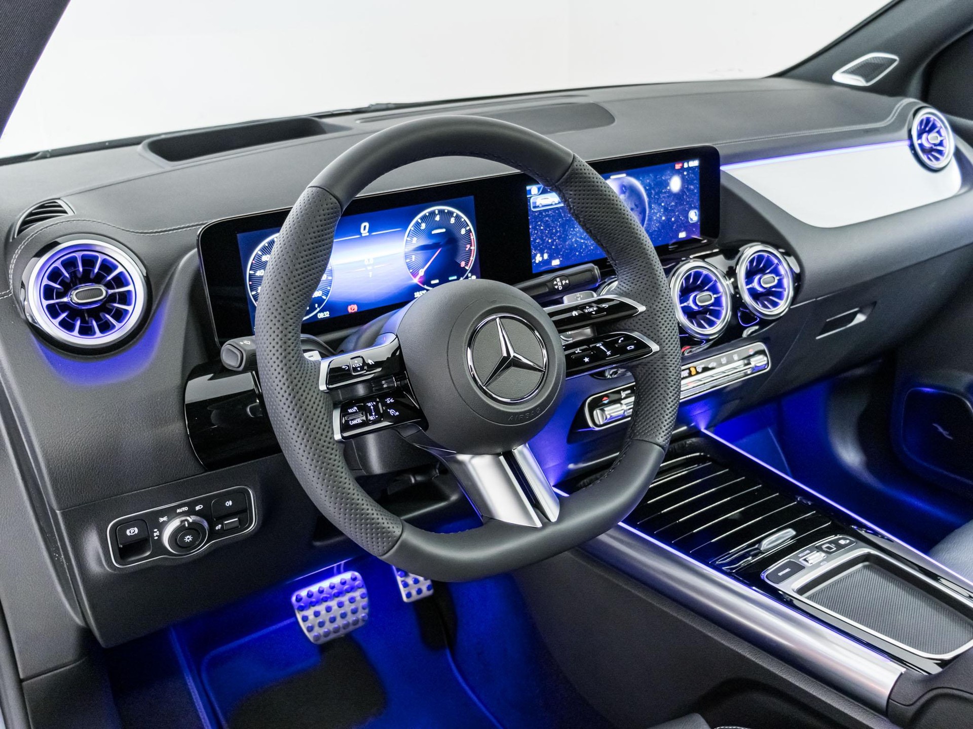 MERCEDES-BENZ B 250 4MATIC-image-9