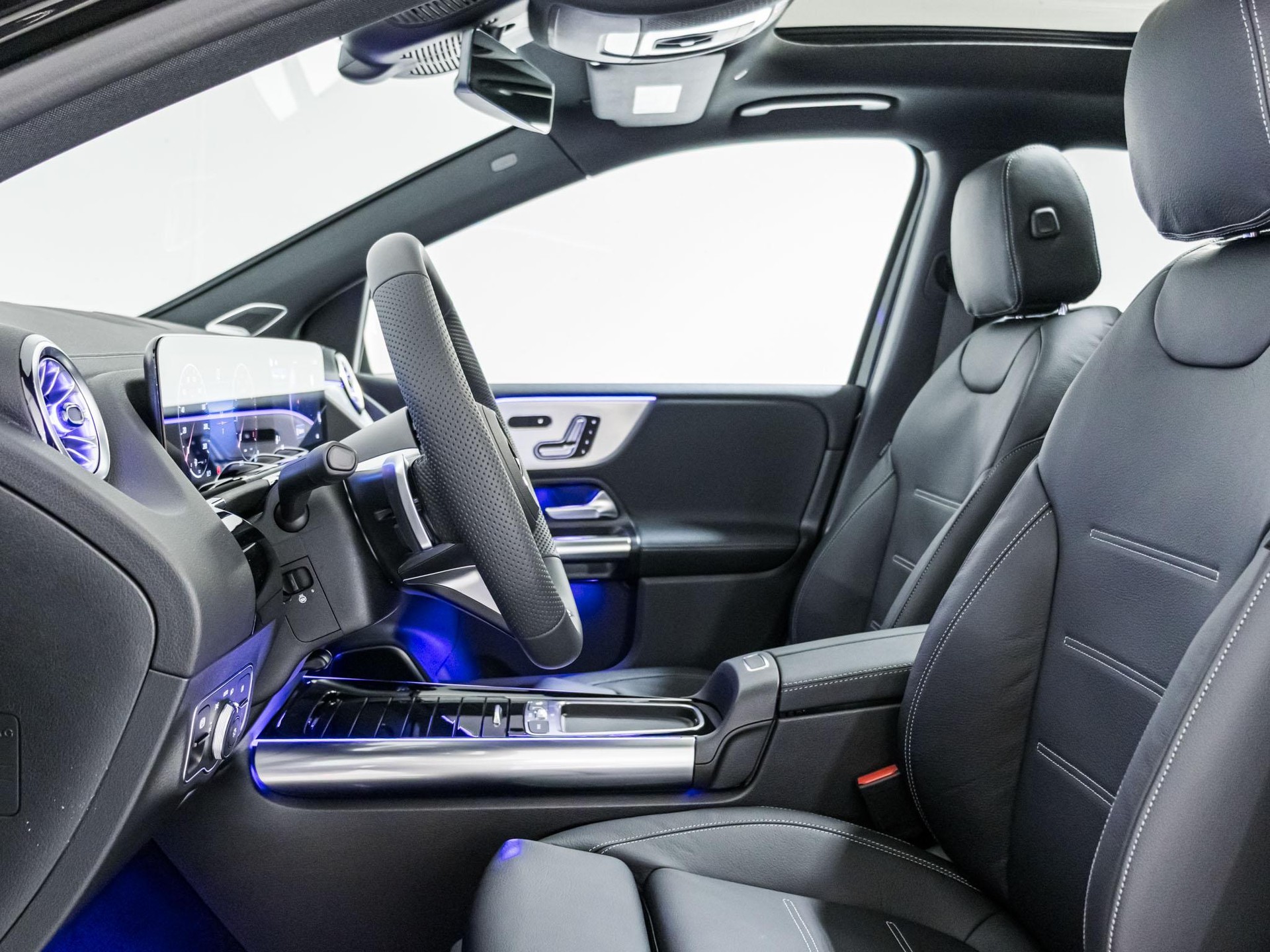 MERCEDES-BENZ B 250 4MATIC-image-6