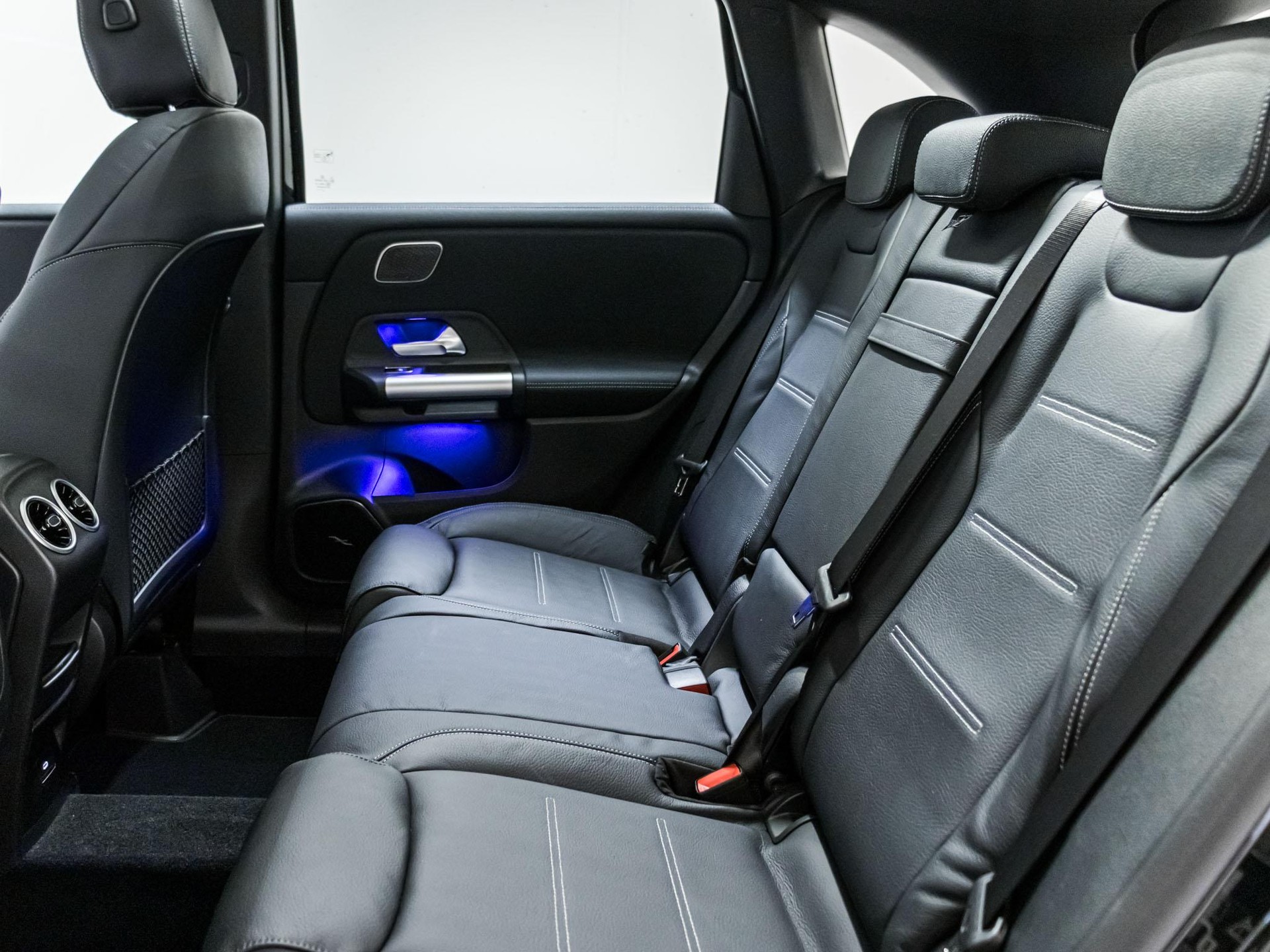 MERCEDES-BENZ B 250 4MATIC-image-7