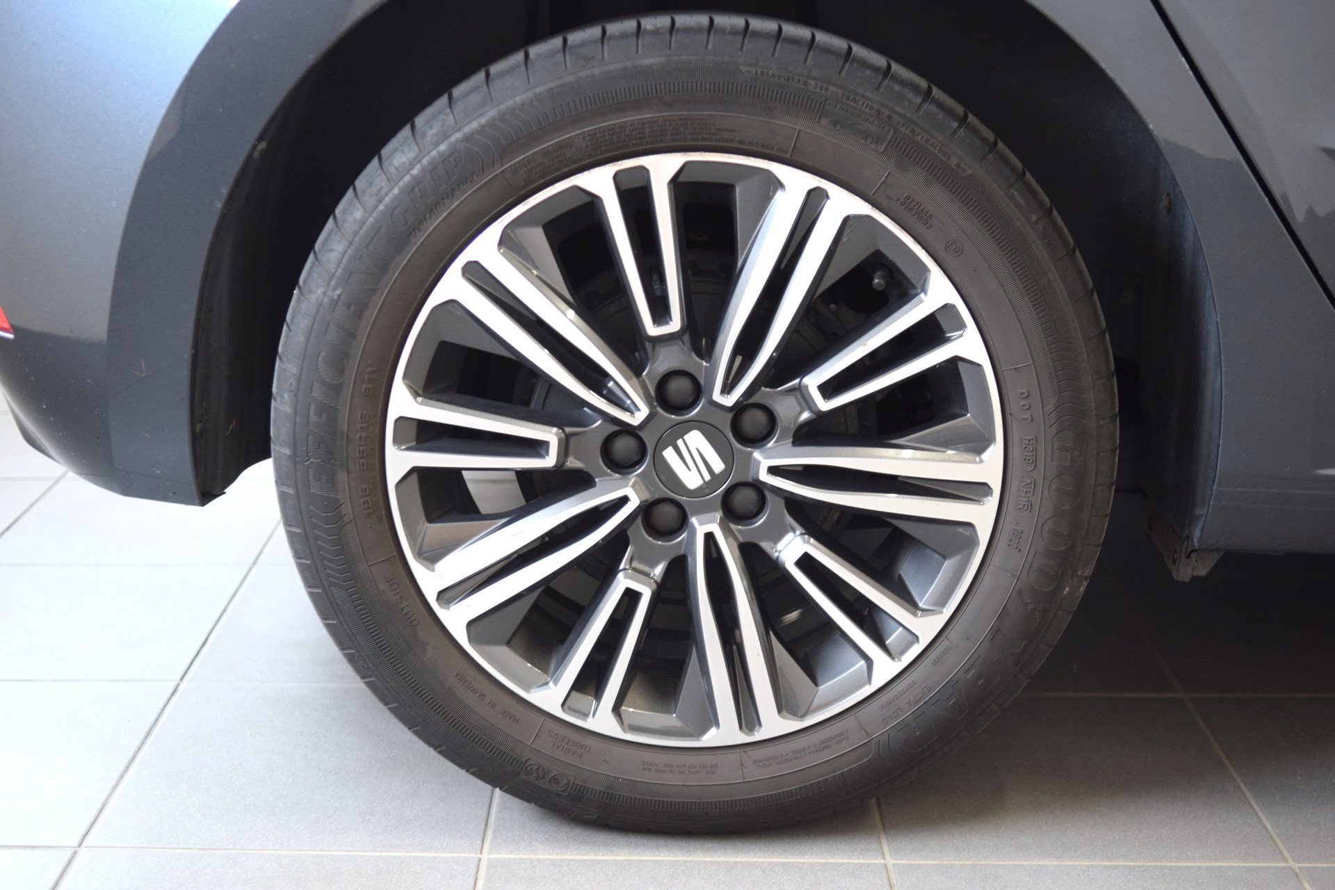 SEAT Ibiza 1.0 EcoTSI Urban-image-14