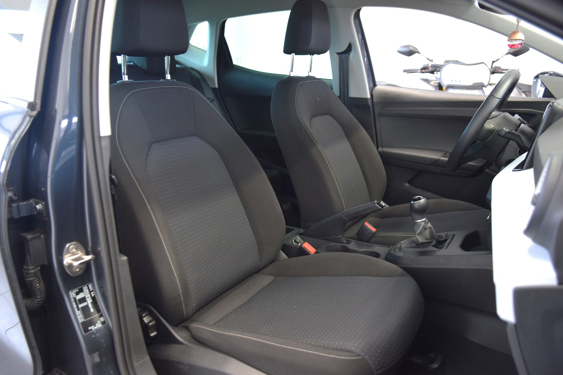 SEAT Ibiza 1.0 EcoTSI Urban-image-8
