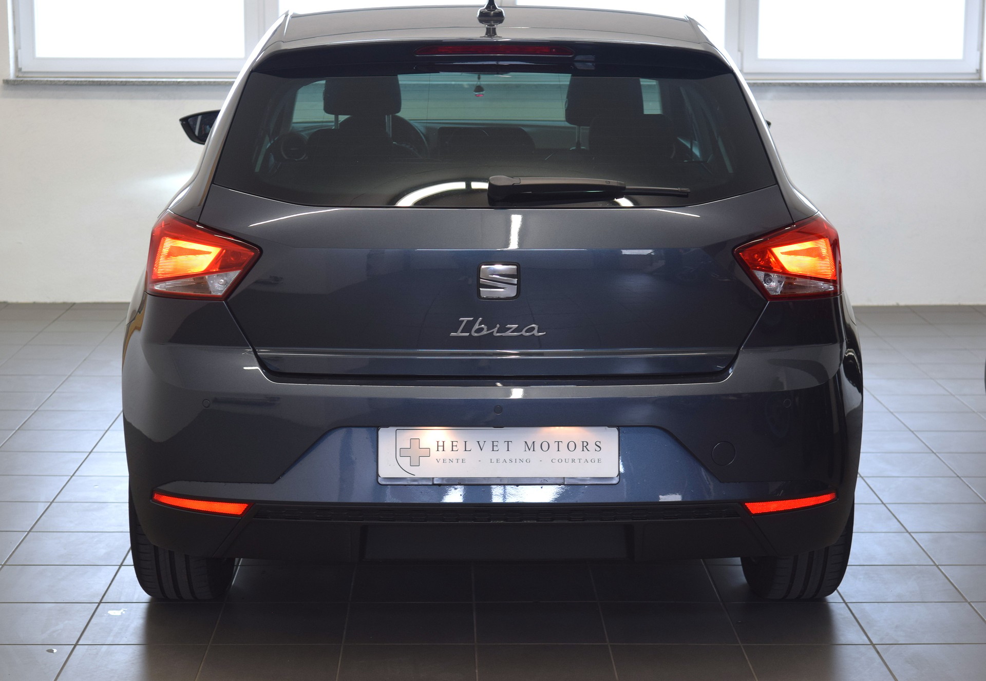 SEAT Ibiza 1.0 EcoTSI Urban-image-4