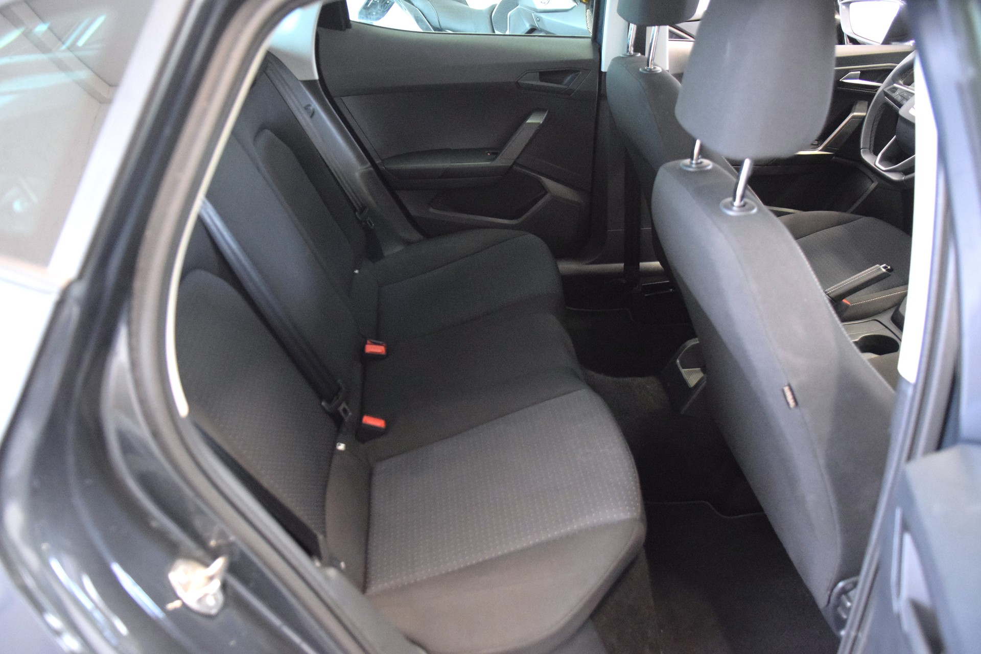 SEAT Ibiza 1.0 EcoTSI Urban-image-9