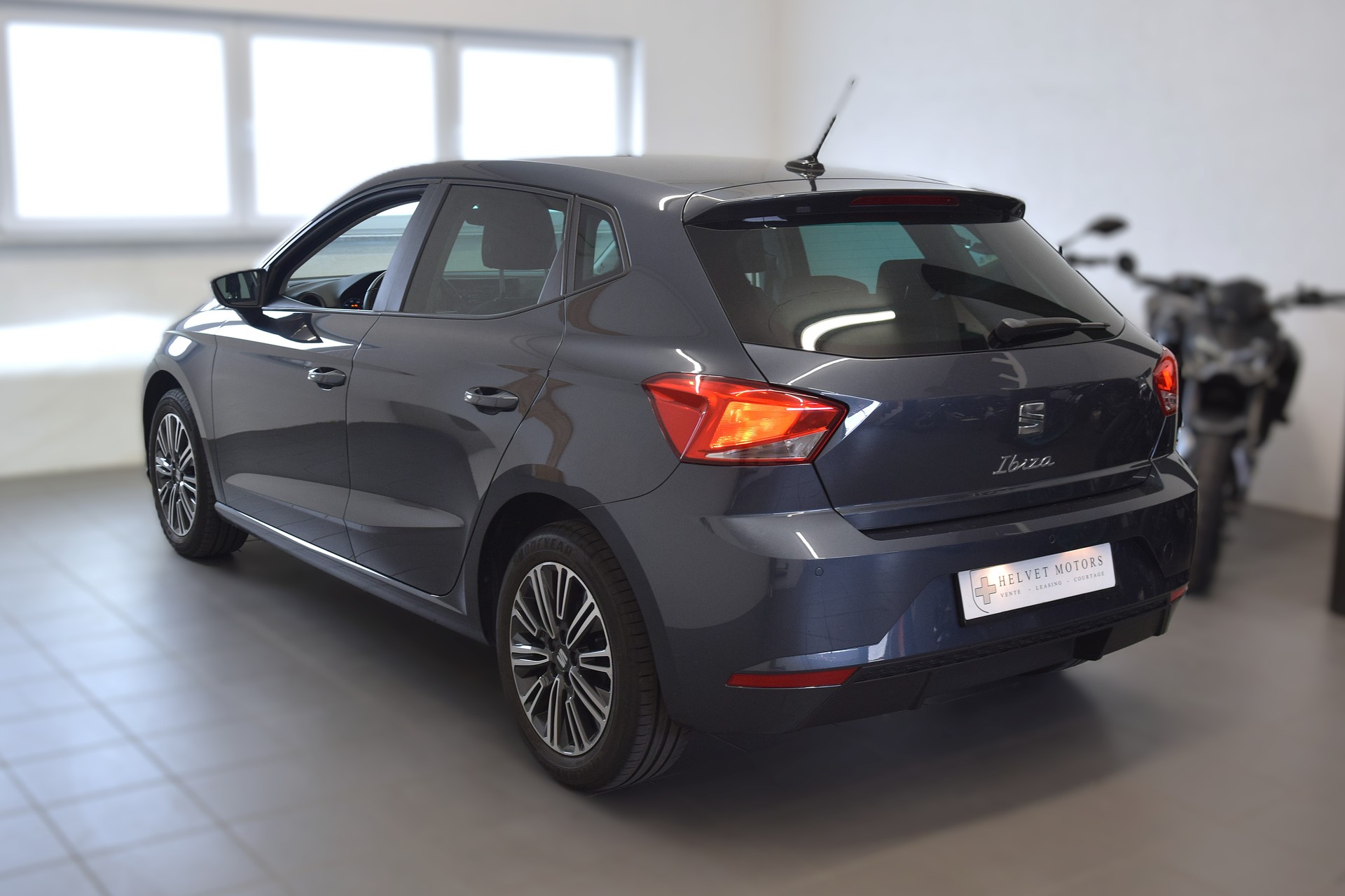 SEAT Ibiza 1.0 EcoTSI Urban-image-6