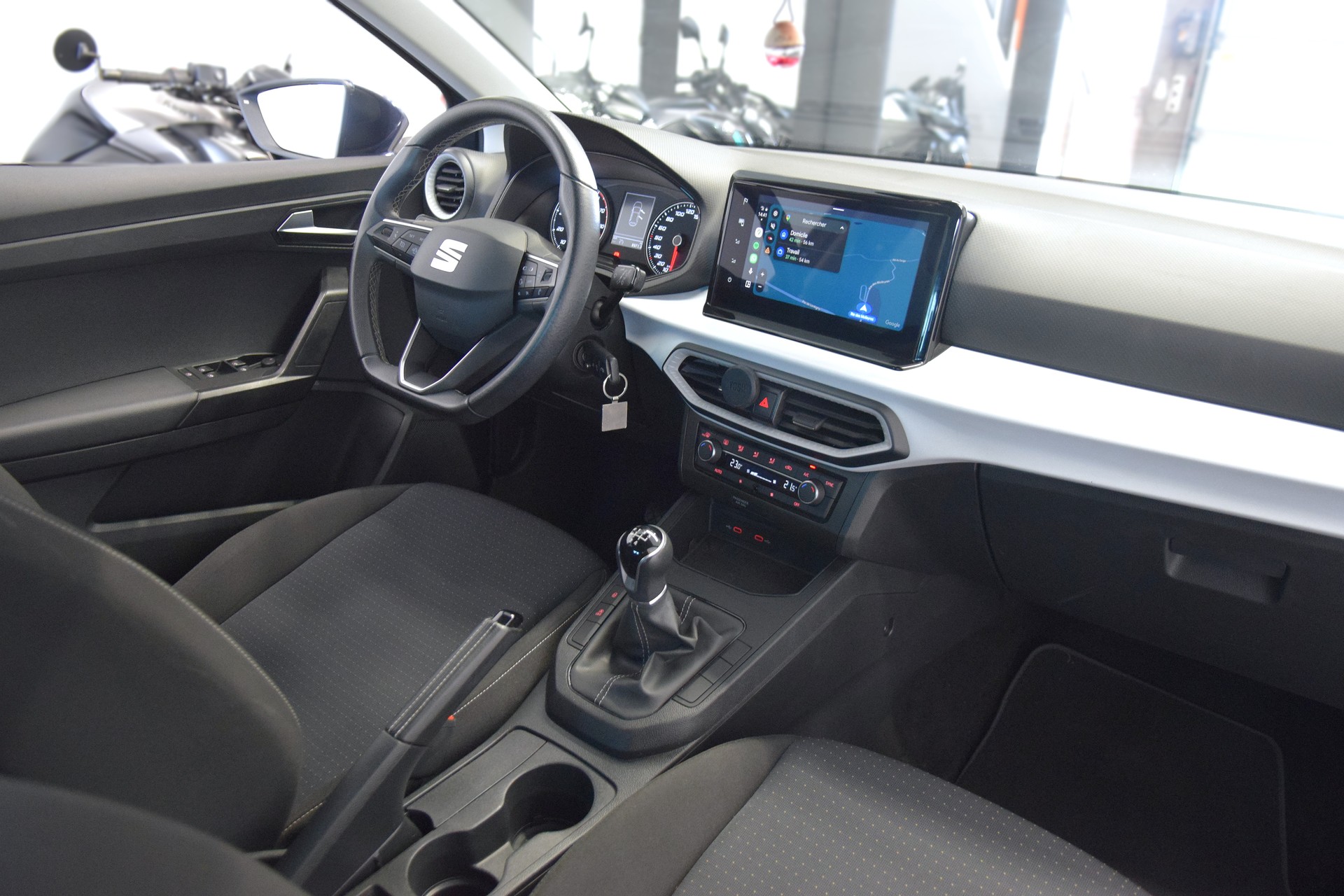 SEAT Ibiza 1.0 EcoTSI Urban-image-10