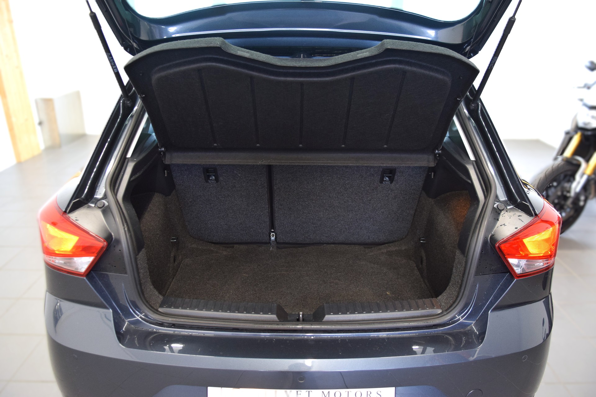 SEAT Ibiza 1.0 EcoTSI Urban-image-5
