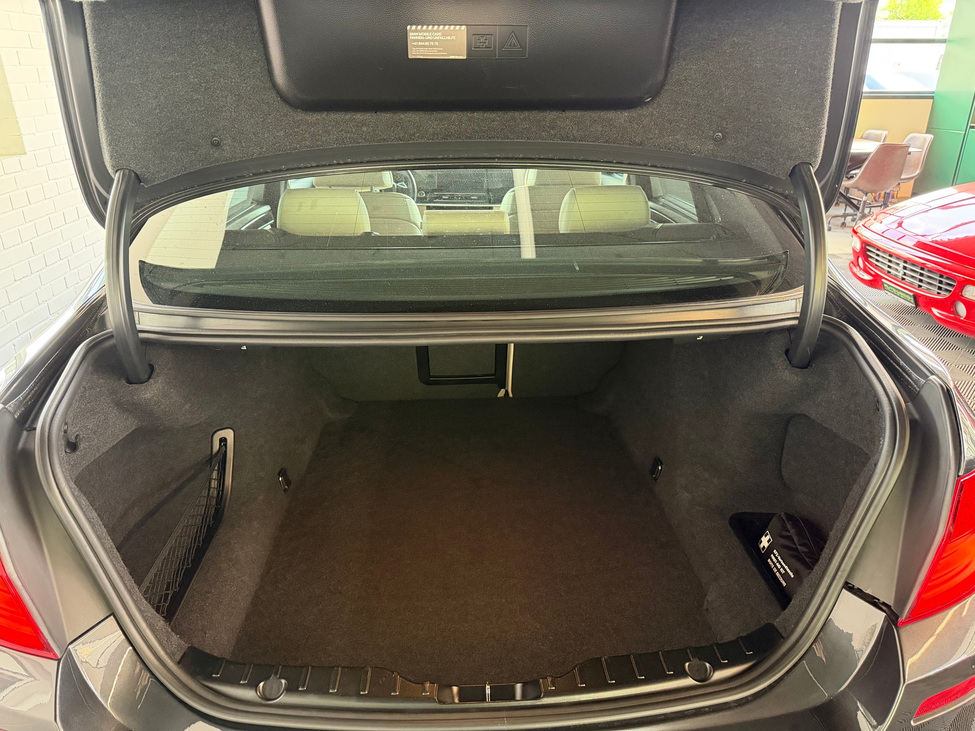 BMW 550i xDrive Steptronic I M-SPORTPAKET (CH)-image-11