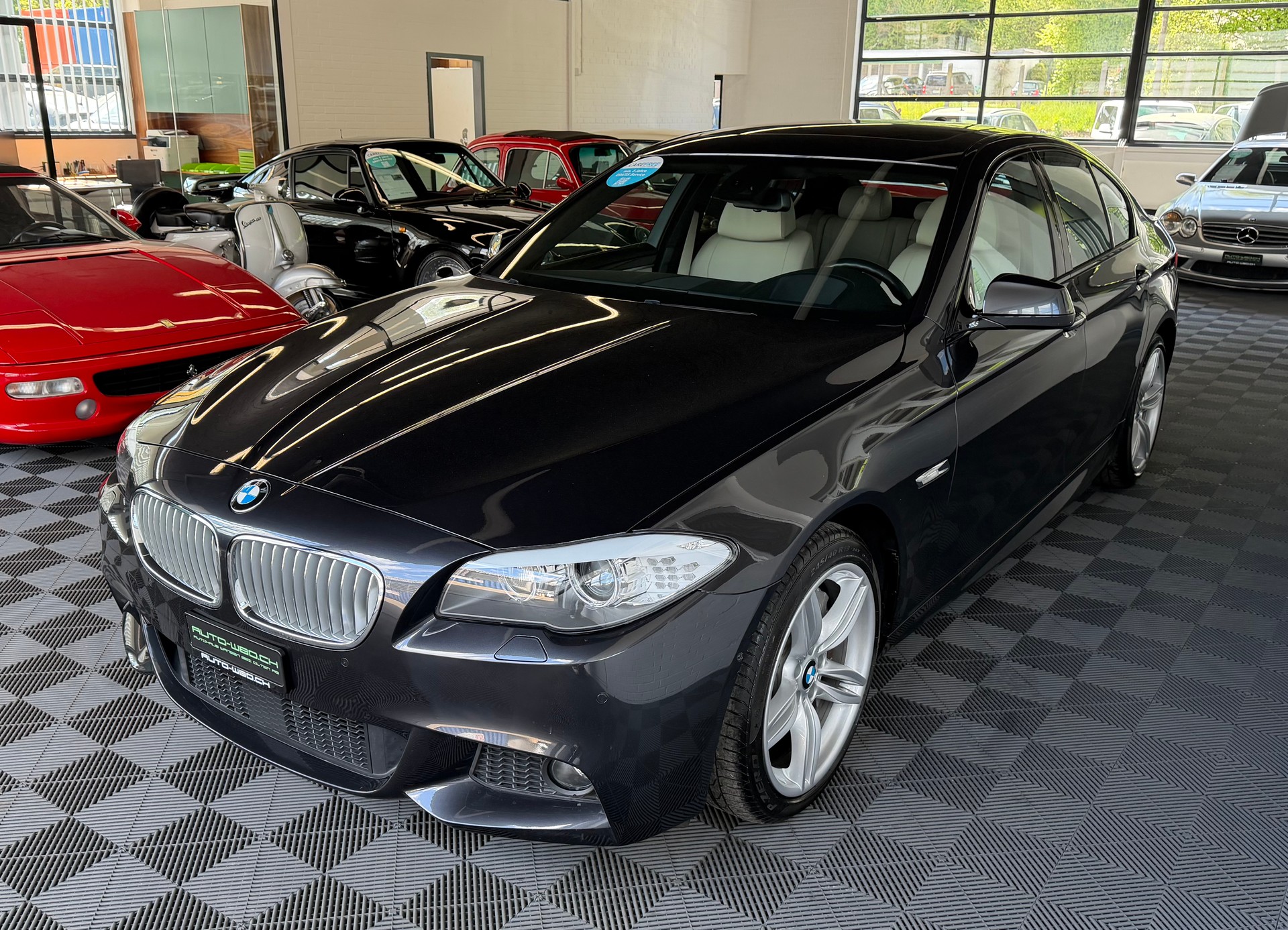 BMW 550i xDrive Steptronic I M-SPORTPAKET (CH)-image-5