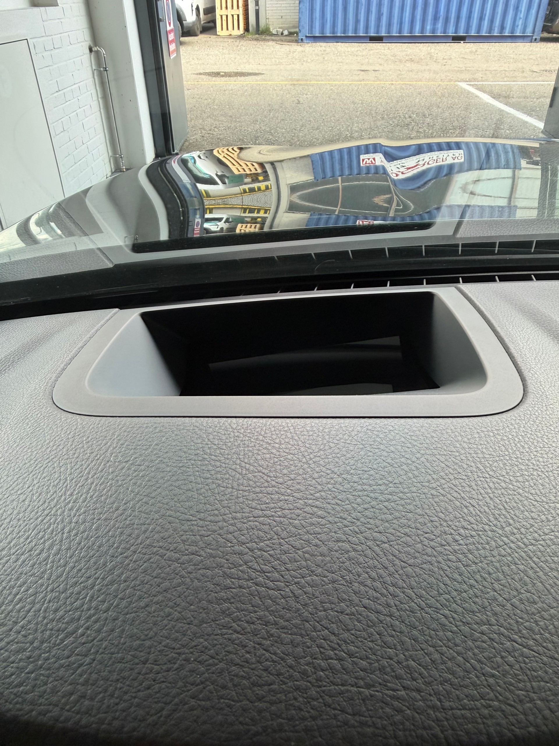 BMW 550i xDrive Steptronic I M-SPORTPAKET (CH)-image-19