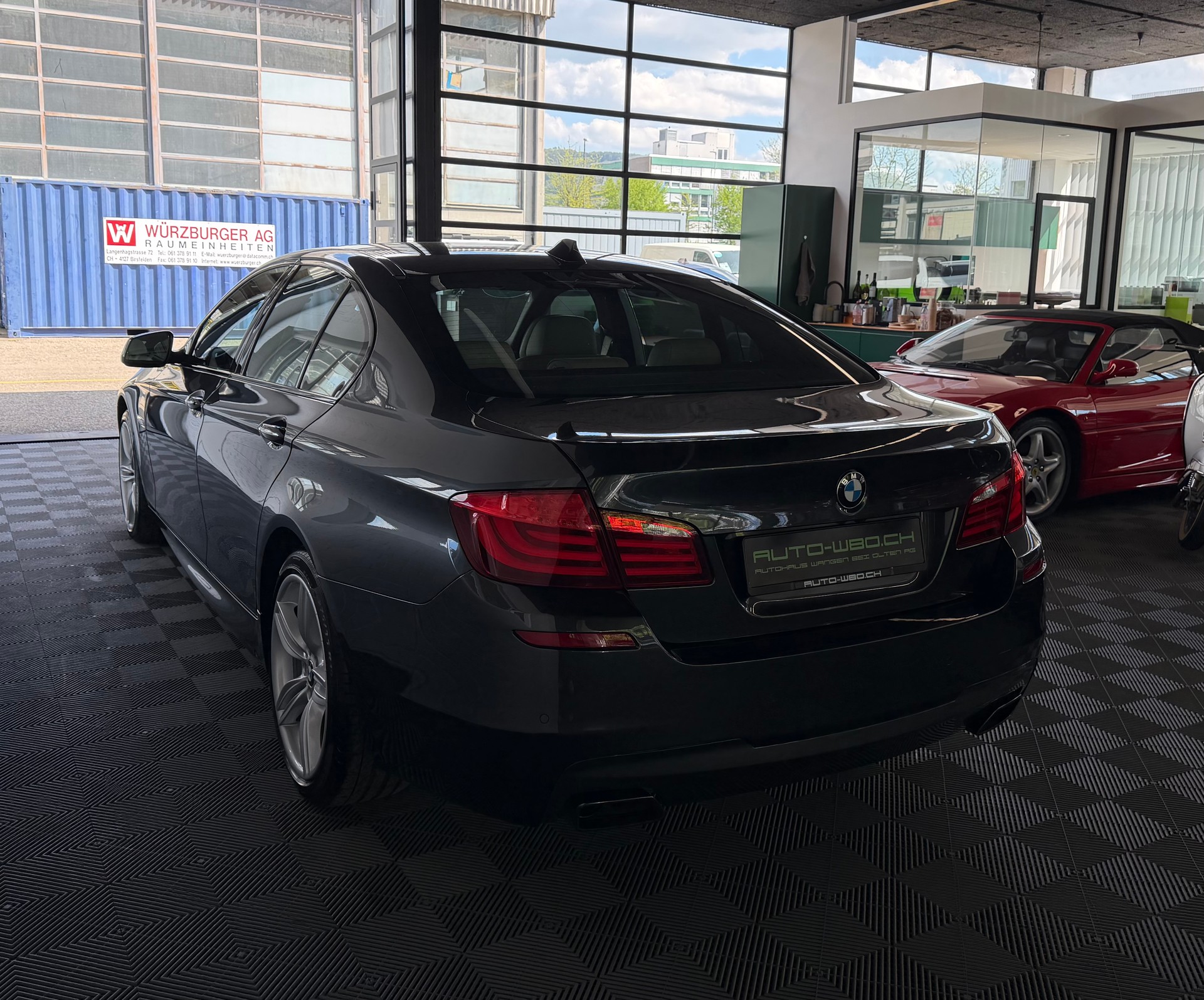 BMW 550i xDrive Steptronic I M-SPORTPAKET (CH)-image-4