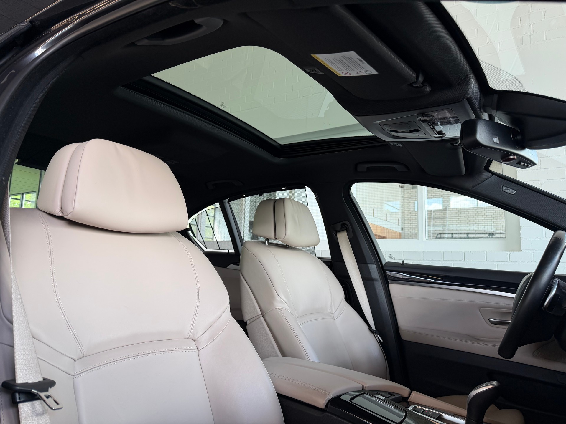BMW 550i xDrive Steptronic I M-SPORTPAKET (CH)-image-8