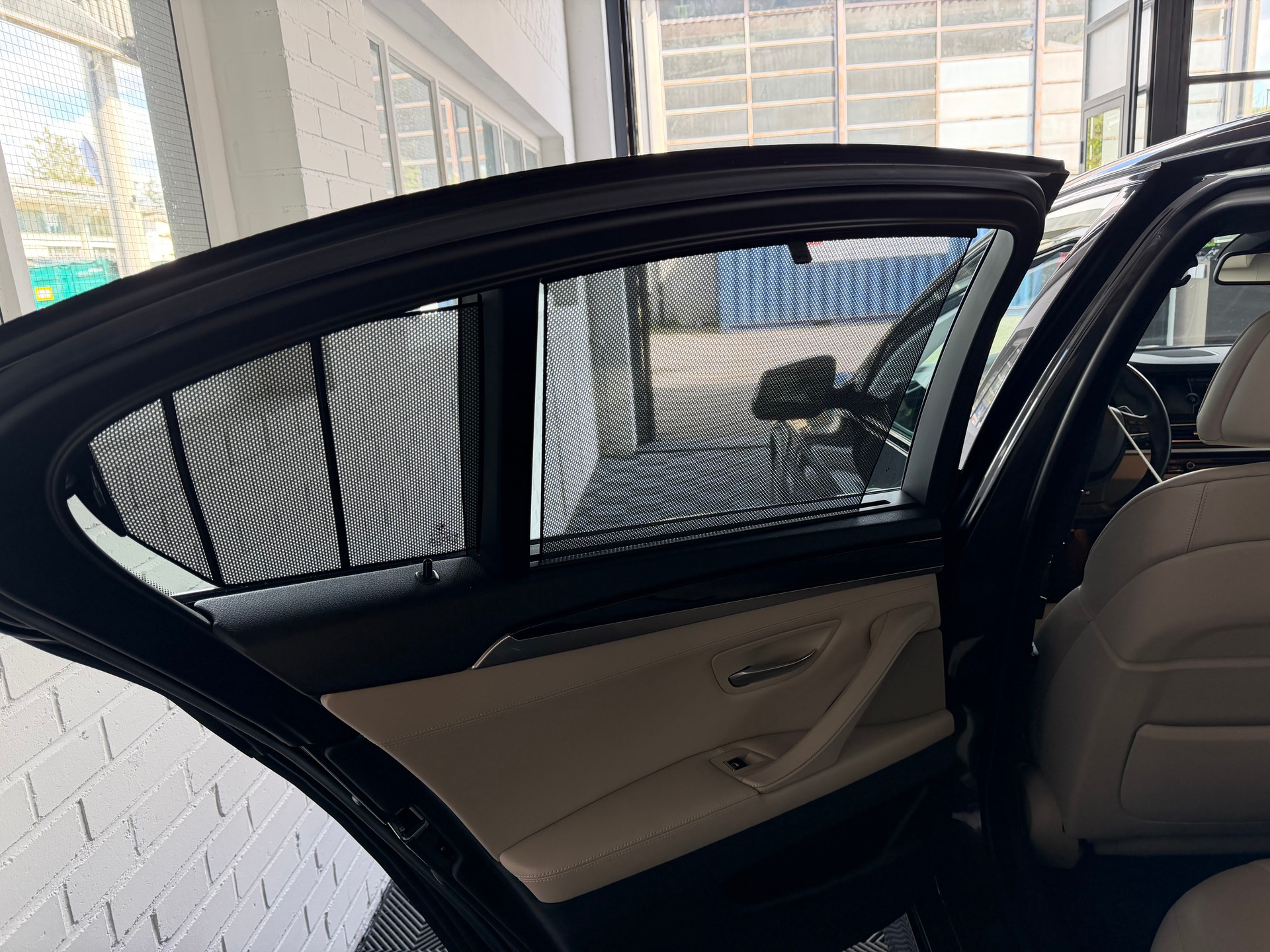 BMW 550i xDrive Steptronic I M-SPORTPAKET (CH)-image-13