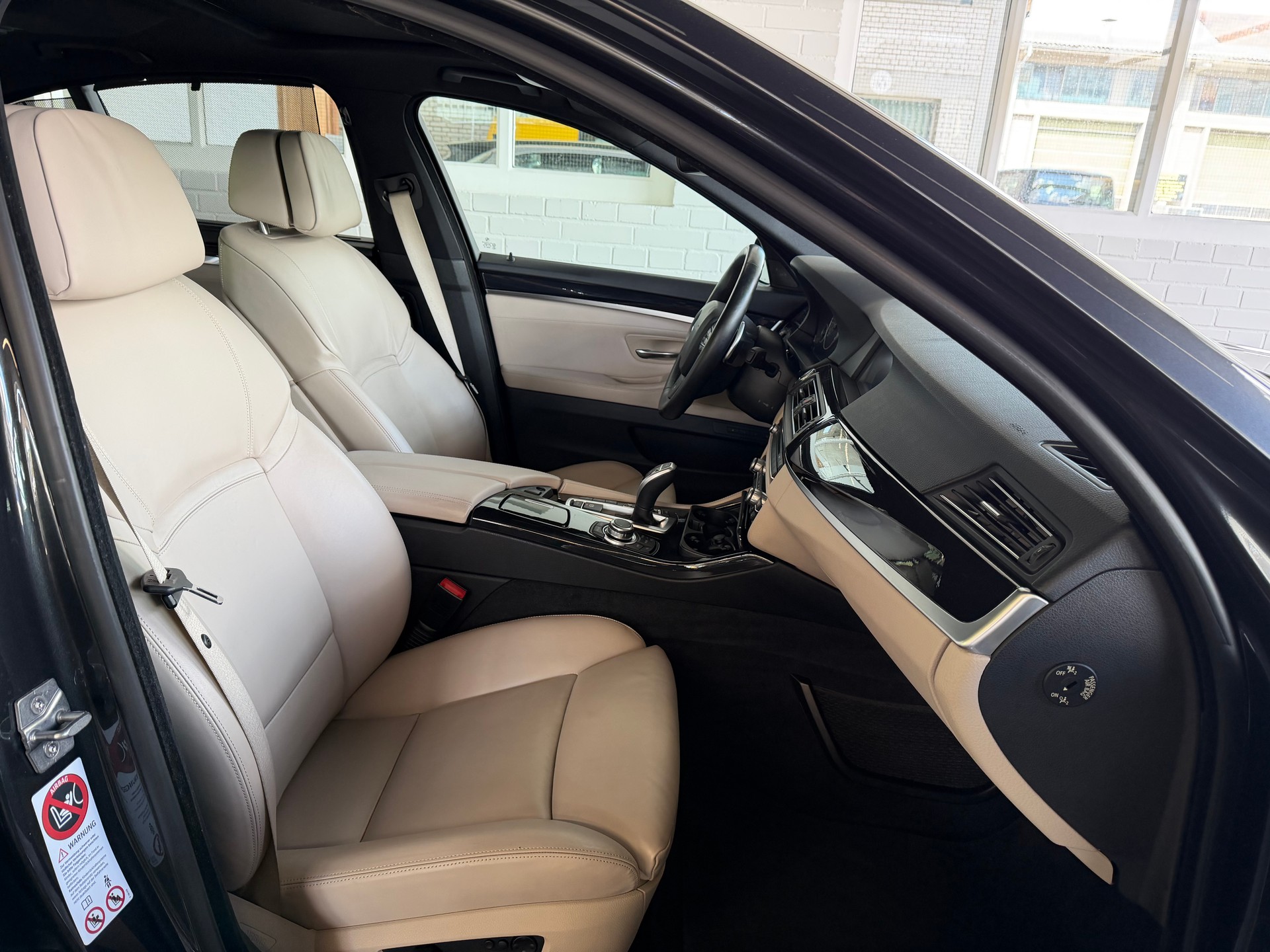 BMW 550i xDrive Steptronic I M-SPORTPAKET (CH)-image-7