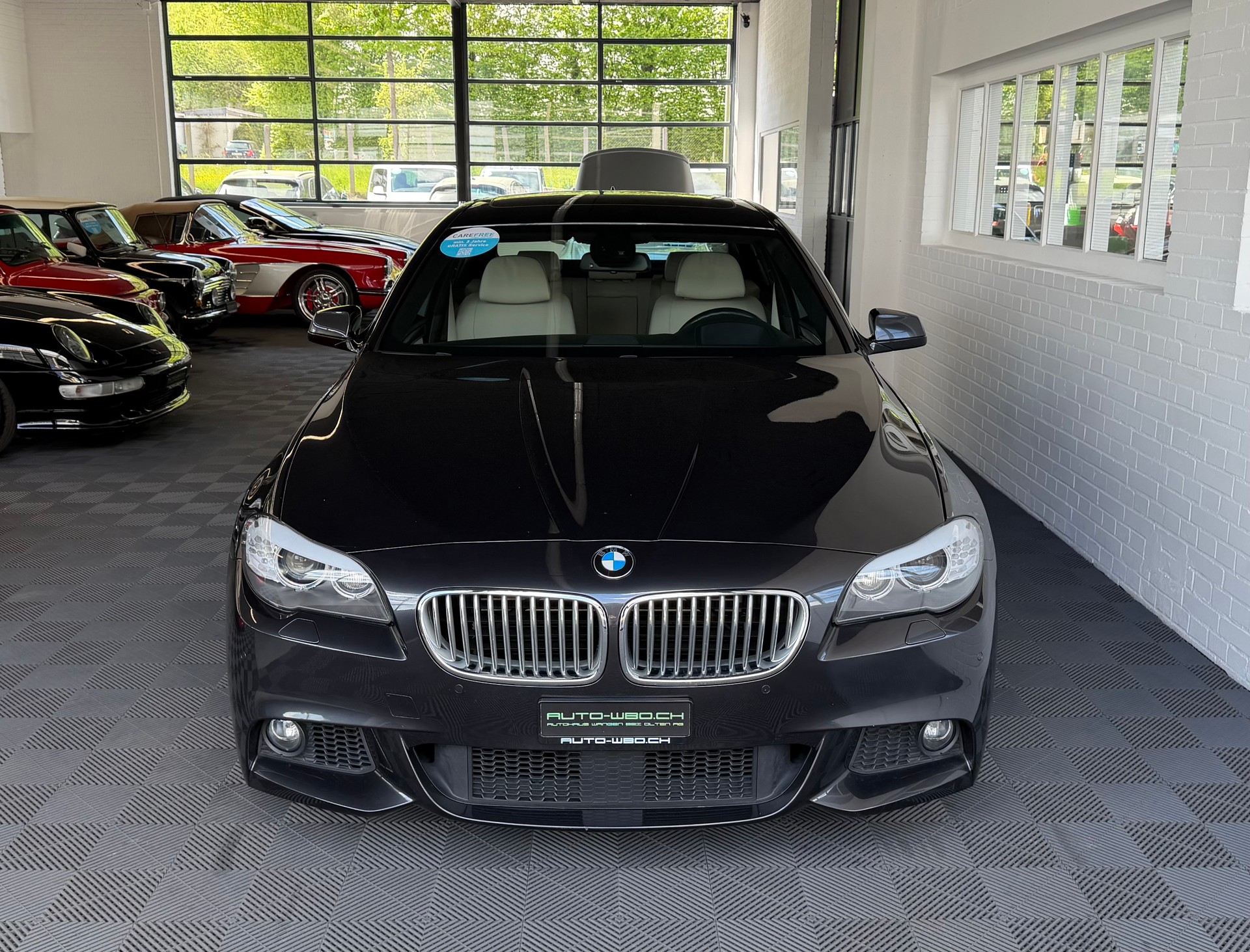 BMW 550i xDrive Steptronic I M-SPORTPAKET (CH)-image-6