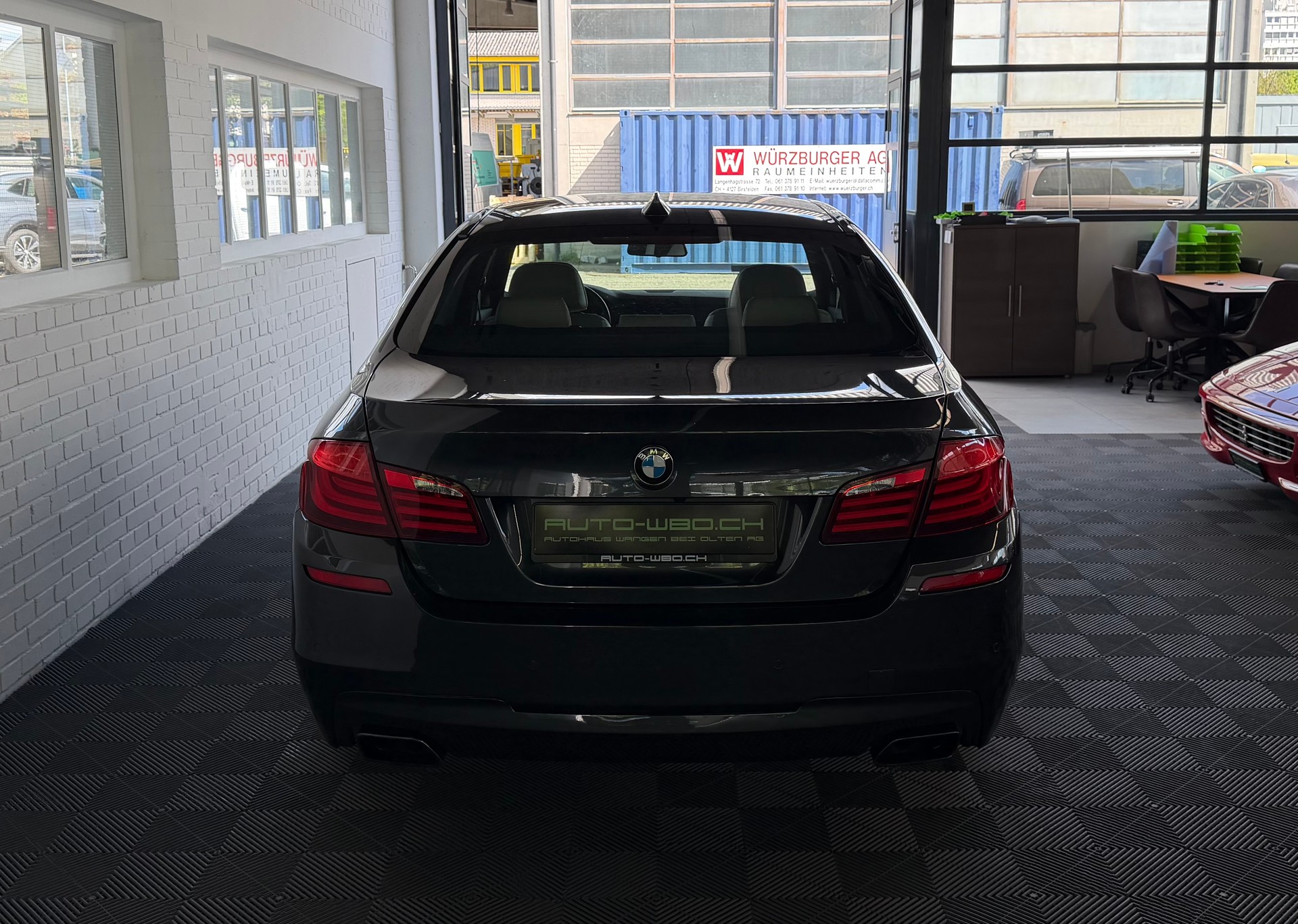 BMW 550i xDrive Steptronic I M-SPORTPAKET (CH)-image-3