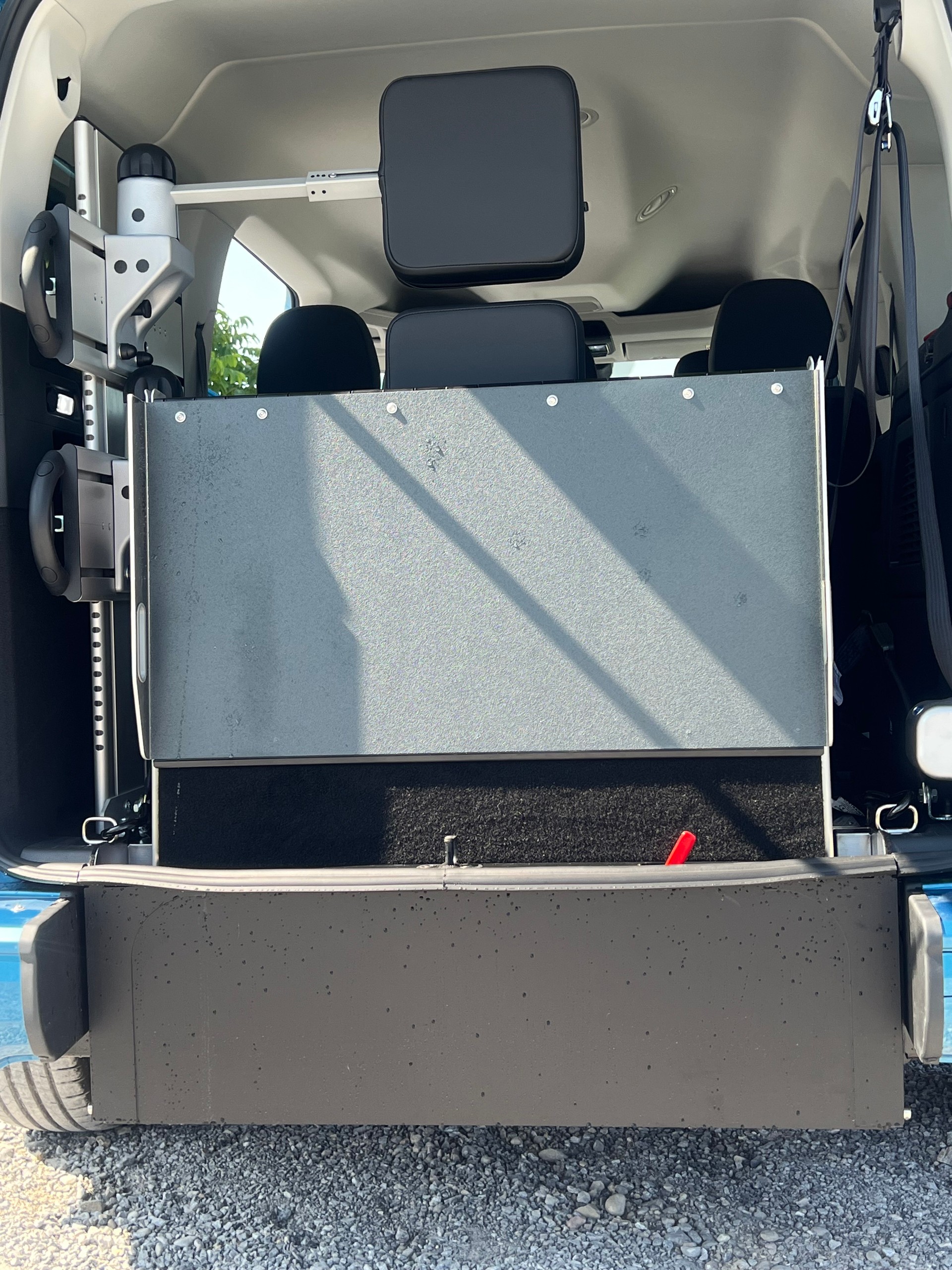 VW Caddy Maxi Liberty 1.5 TSI eHybrid - inkl. Umbau für Rollstuhltransport-image-3