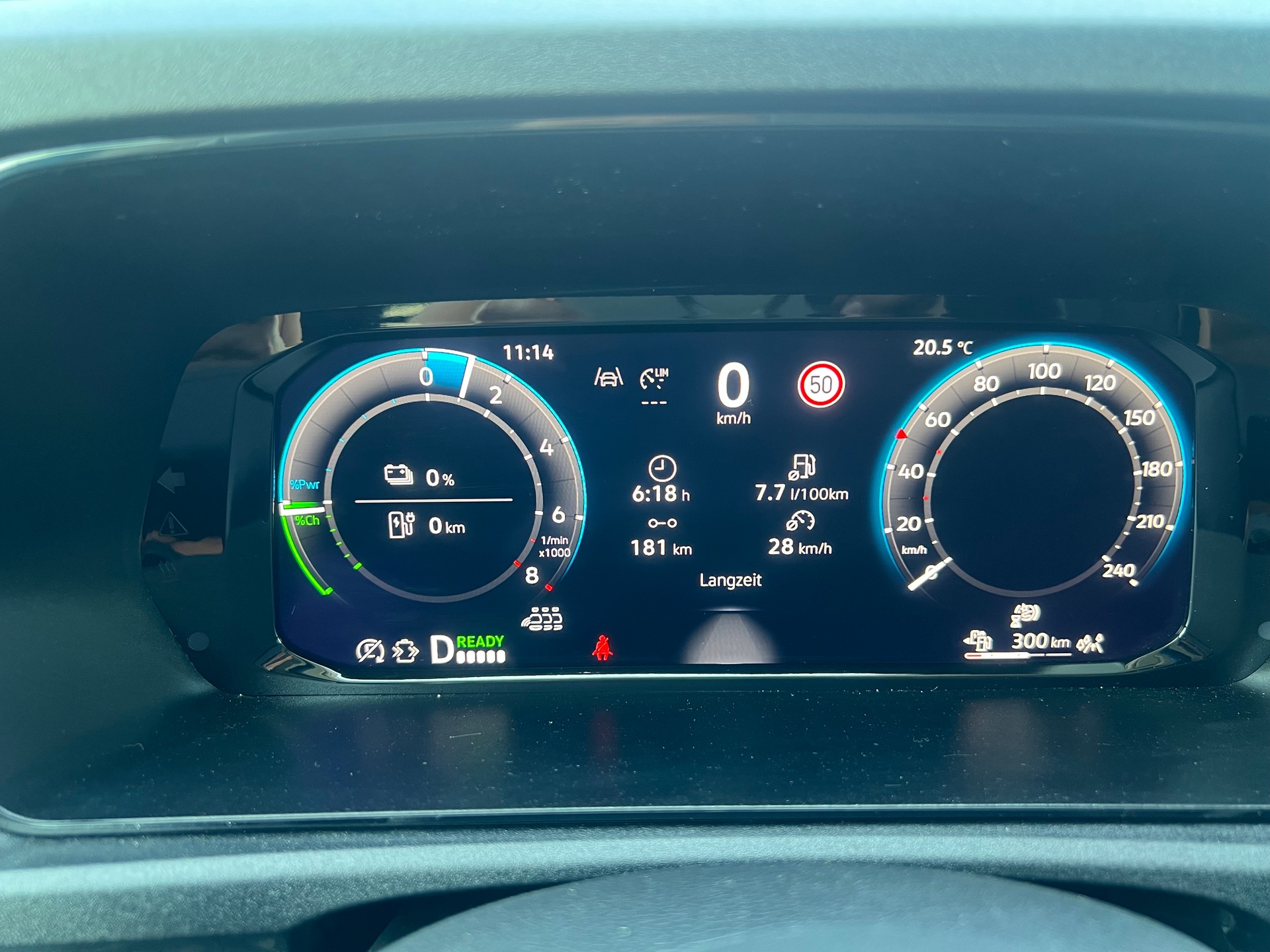 VW Caddy Maxi Liberty 1.5 TSI eHybrid - inkl. Umbau für Rollstuhltransport-image-11