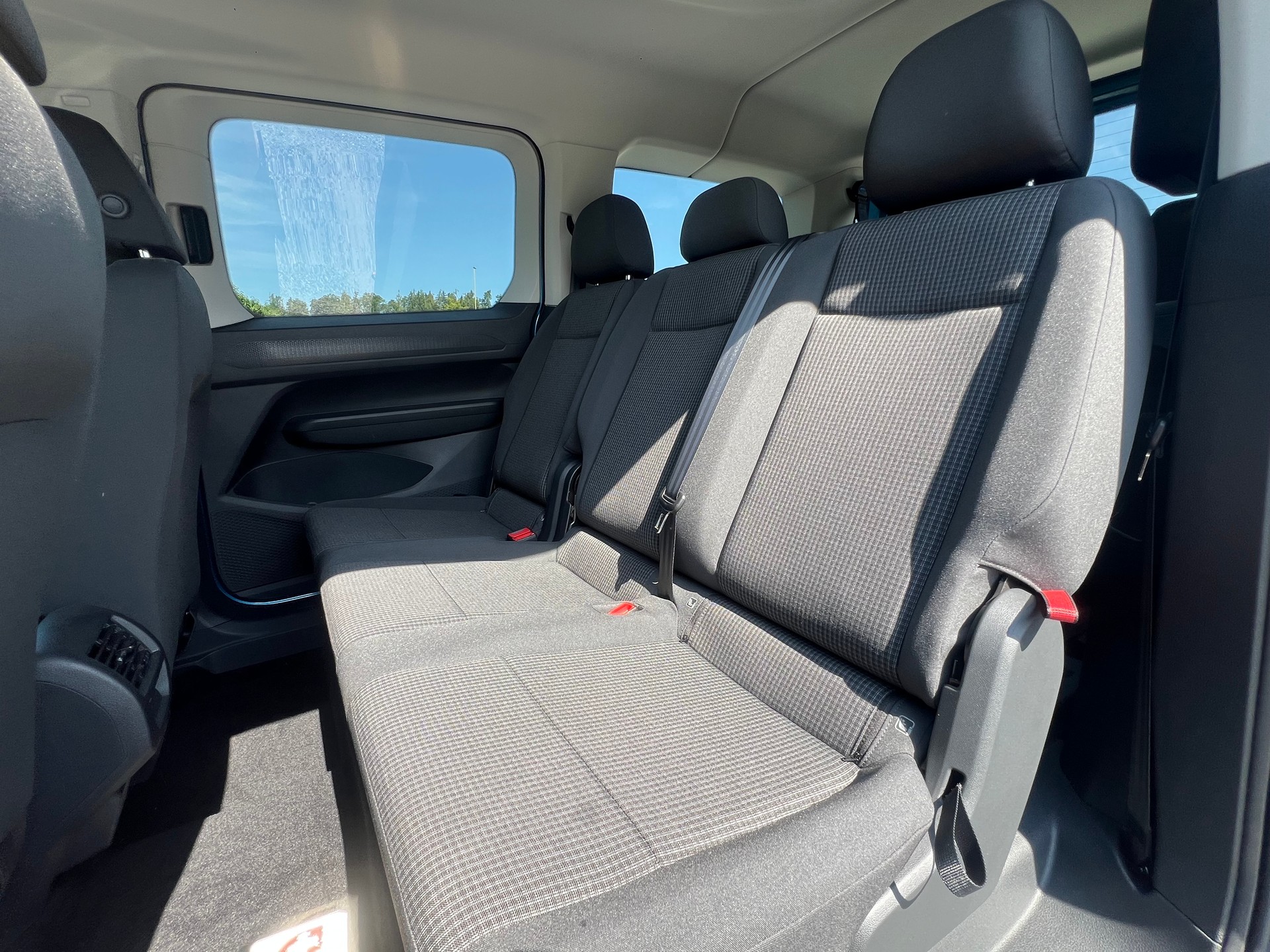 VW Caddy Maxi Liberty 1.5 TSI eHybrid - inkl. Umbau für Rollstuhltransport-image-10