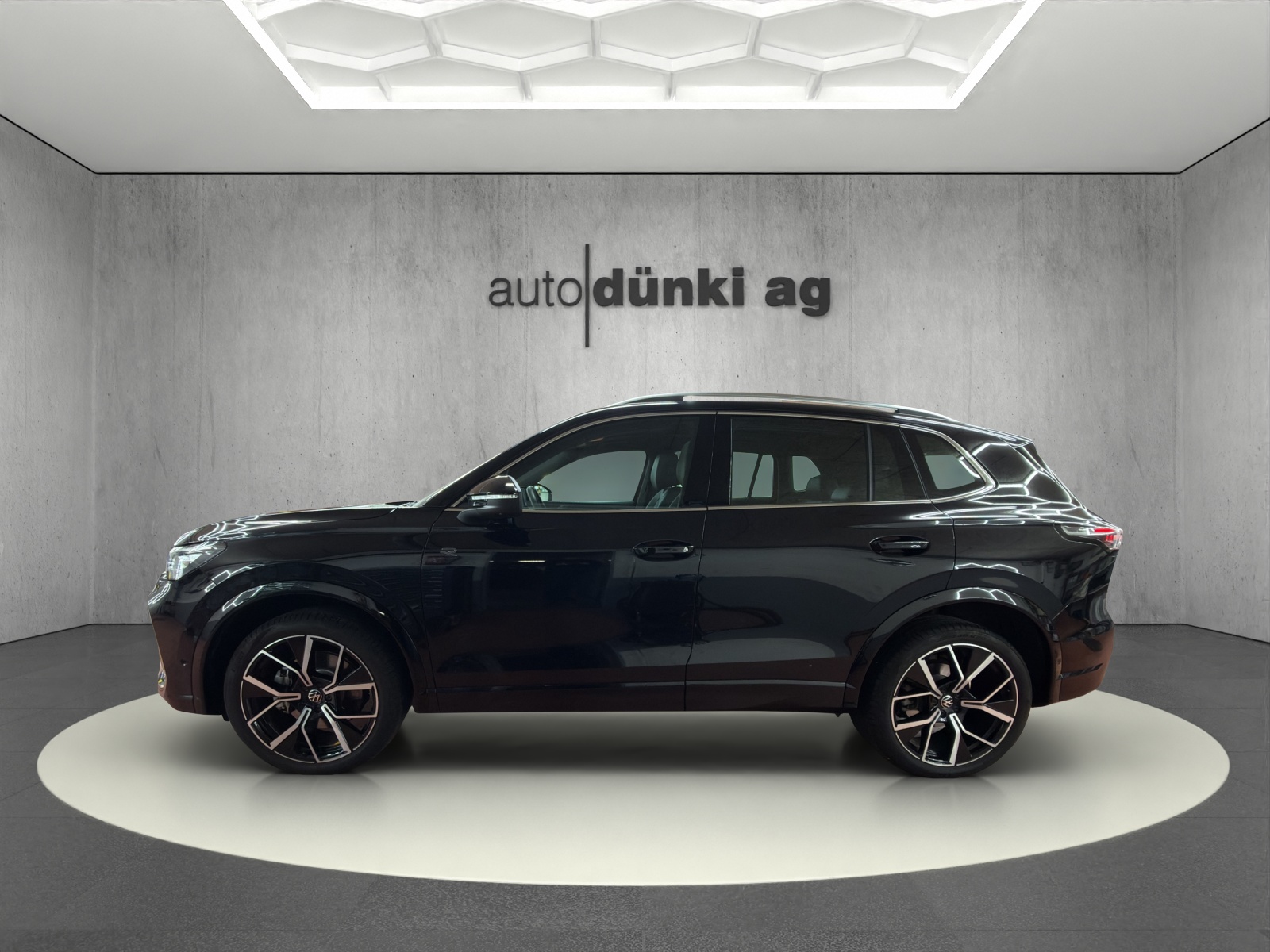 VW Tiguan 2.0 TDI SCR R-Line United 4Motion DSG-image-1