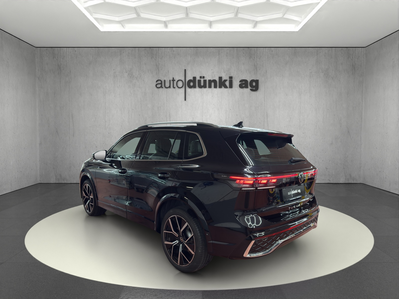 VW Tiguan 2.0 TDI SCR R-Line United 4Motion DSG-image-2