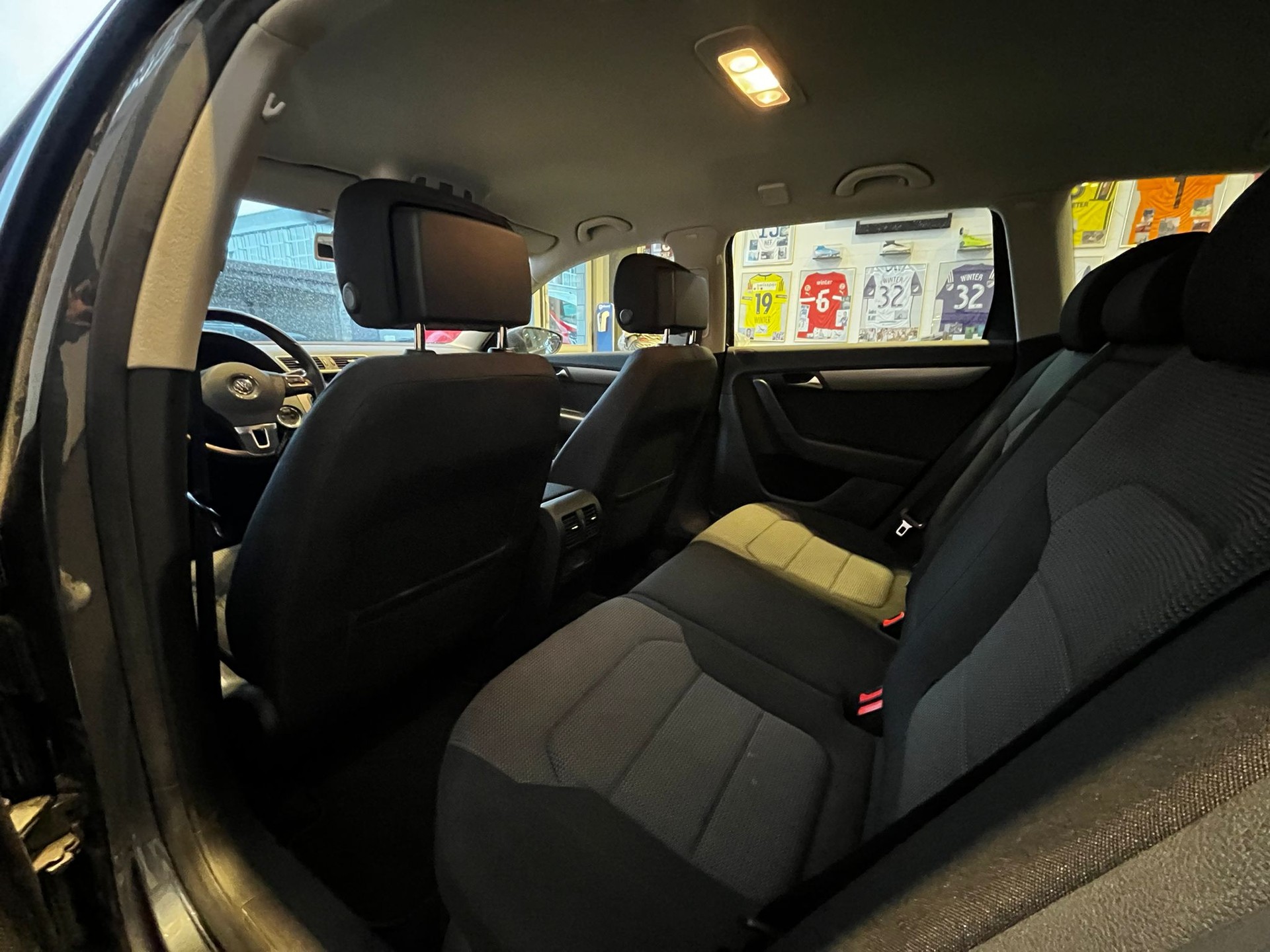 VW Passat Variant 1.8 TSI Comfortline DSG-image-12