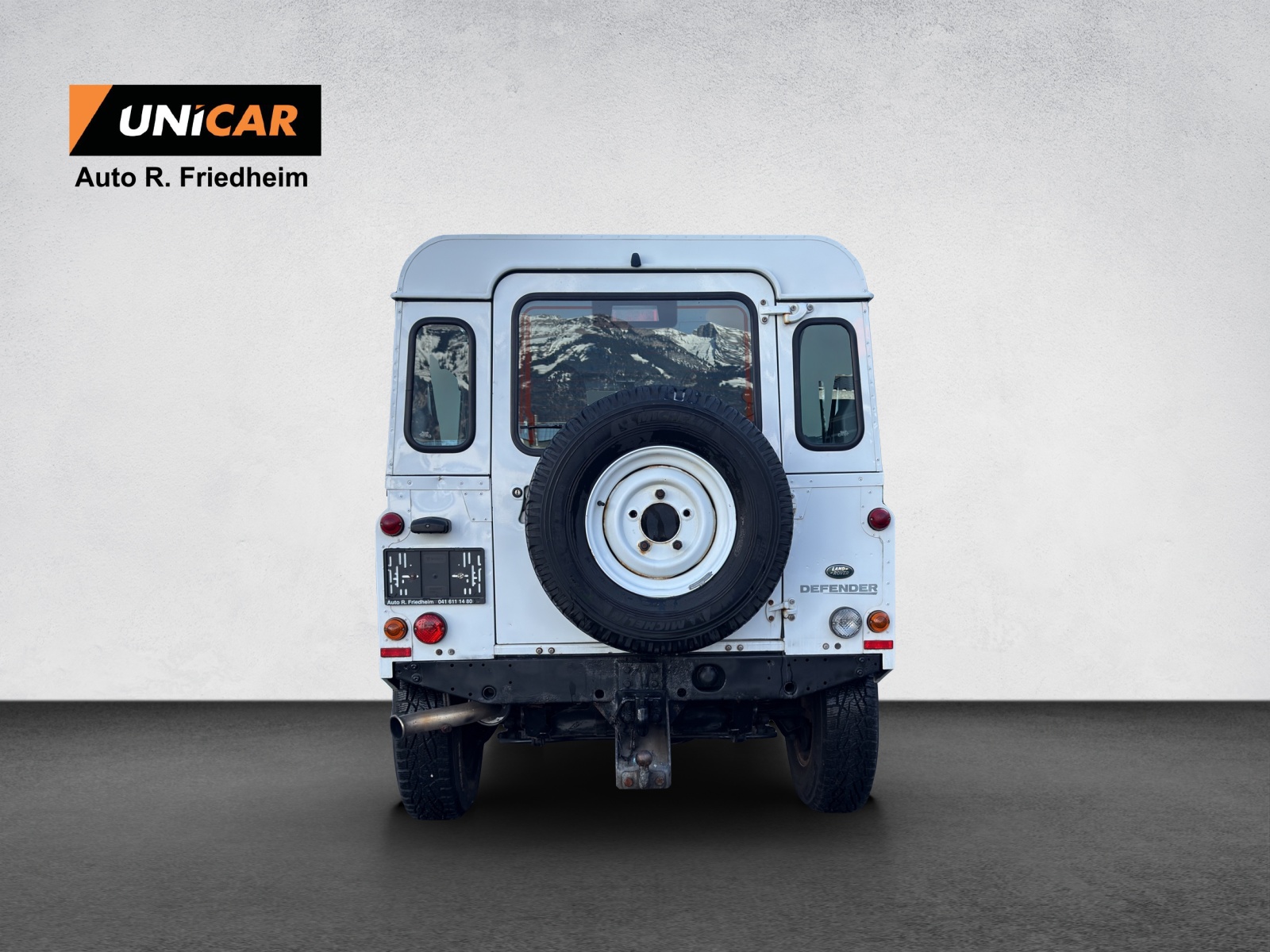 LAND ROVER Defender 90 2.2 TD4 Station Wagon-image-5