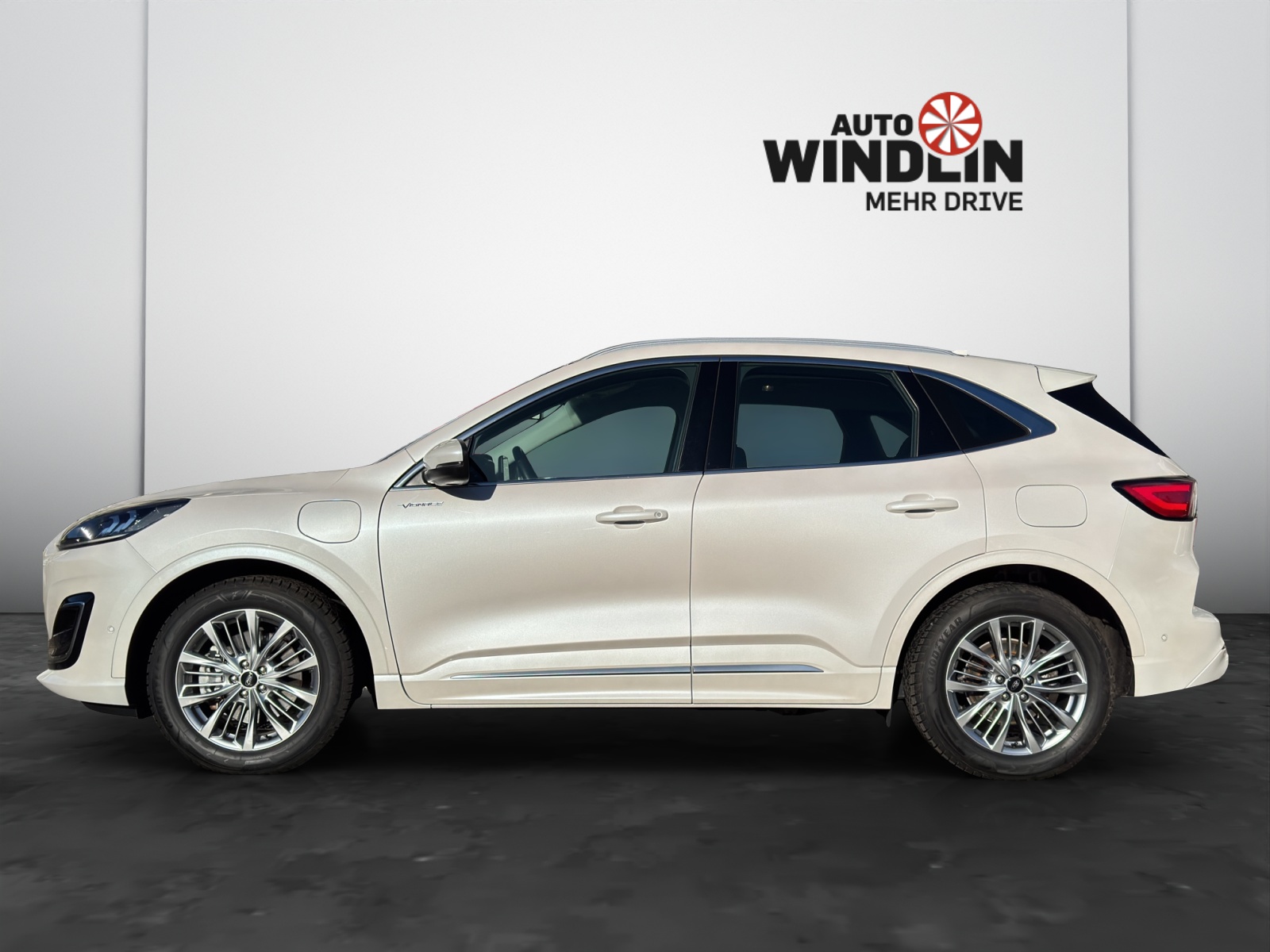 FORD Kuga 2.5 Plug-in Hybrid Vignale-image-2