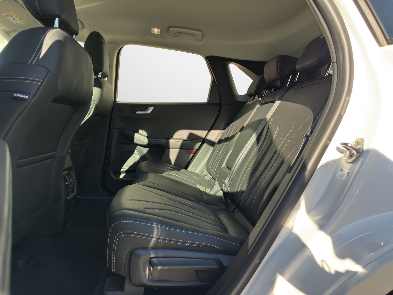 FORD Kuga 2.5 Plug-in Hybrid Vignale-image-5