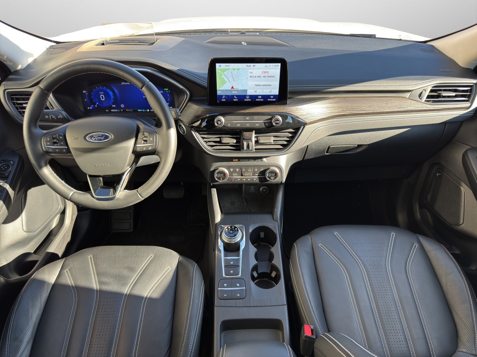 FORD Kuga 2.5 Plug-in Hybrid Vignale-image-8