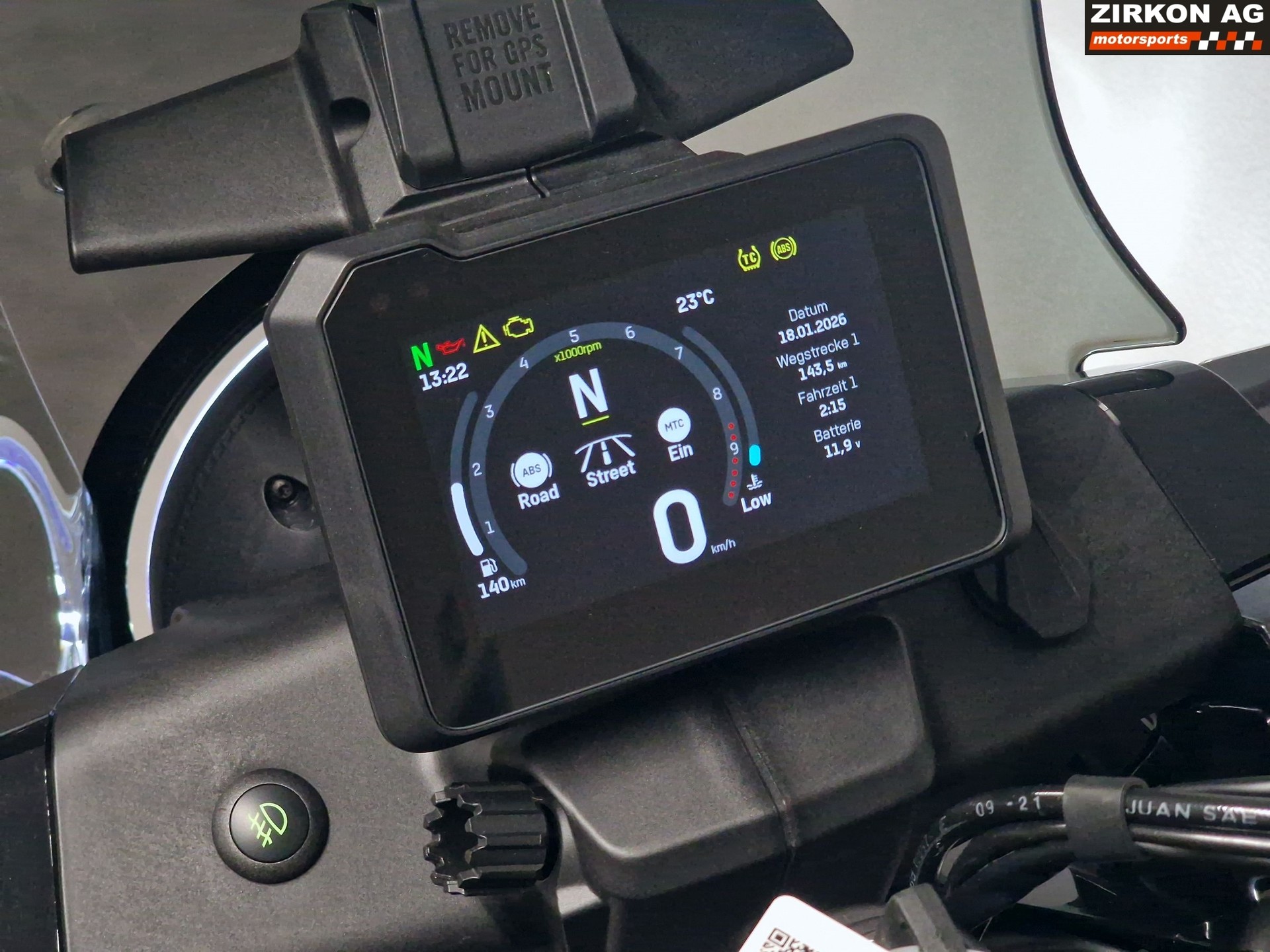 HUSQVARNA Norden 901-image-15