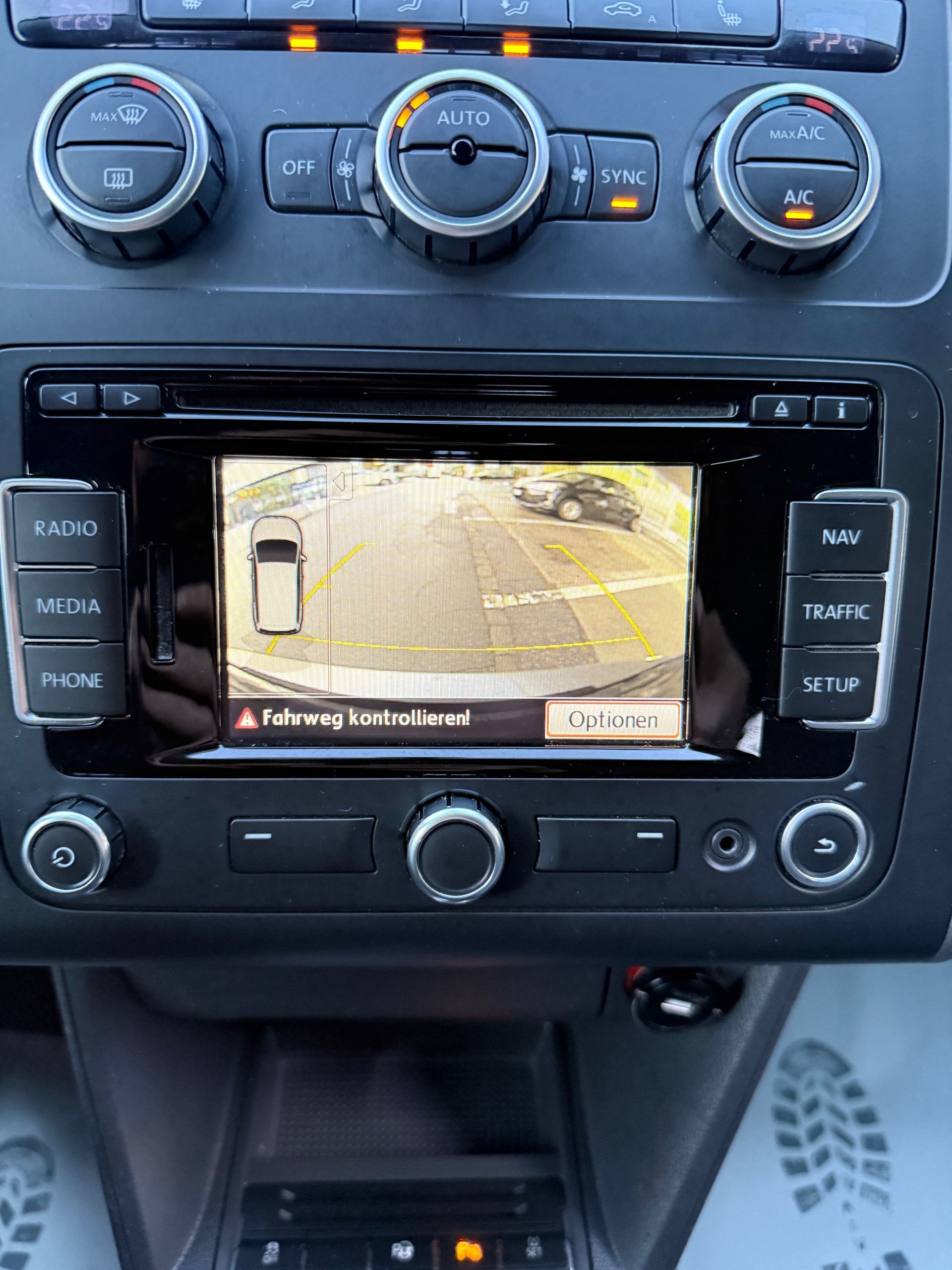 VW Touran 1.4 TSI Trendline-image-10