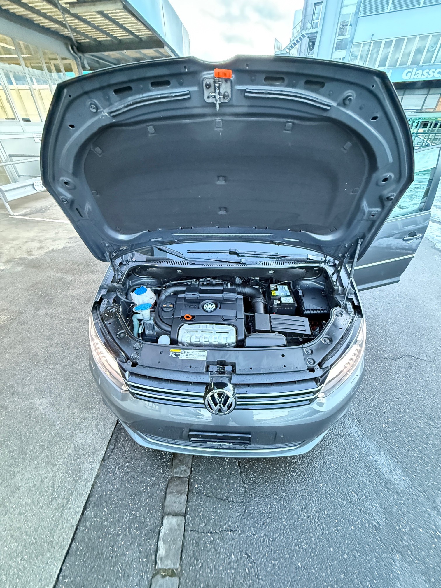 VW Touran 1.4 TSI Trendline-image-12