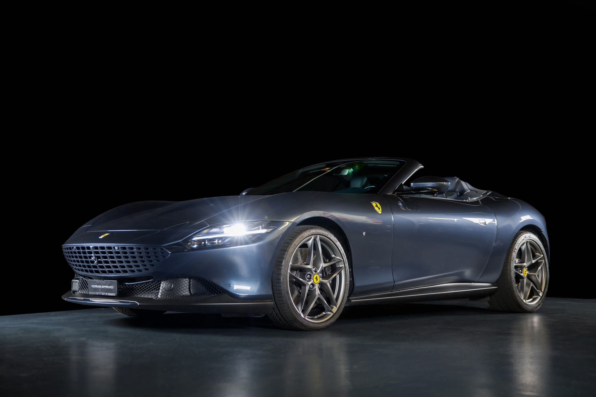 FERRARI Roma 3.9 V8 T-showroom-element-1